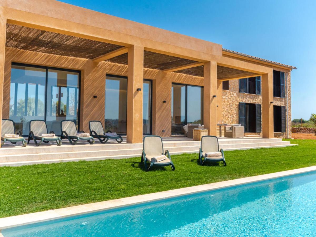 Navarro Villa *