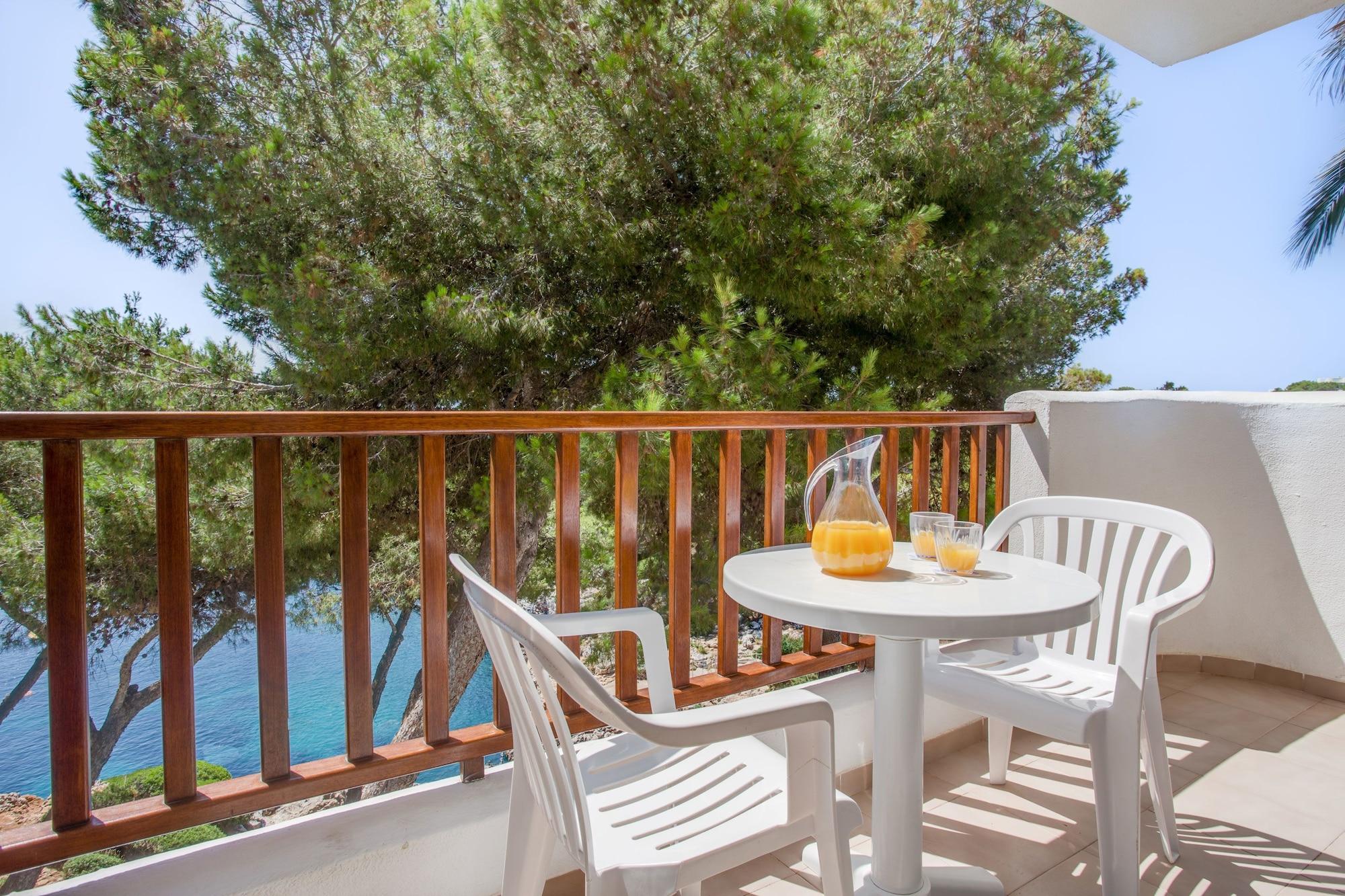 Inturotel Cala Azul Apartahotel 3*
