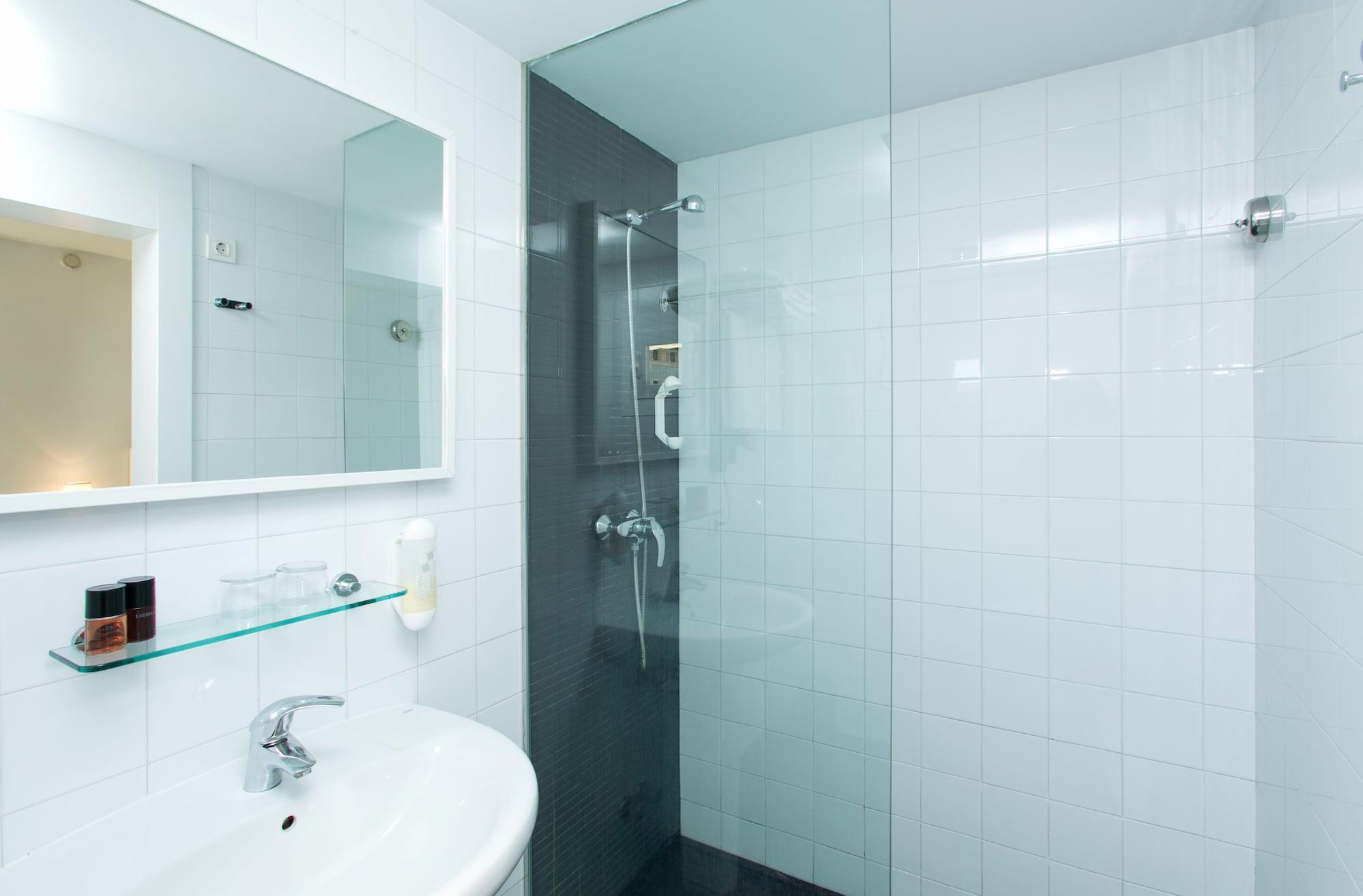 Hotel Zhero 4*