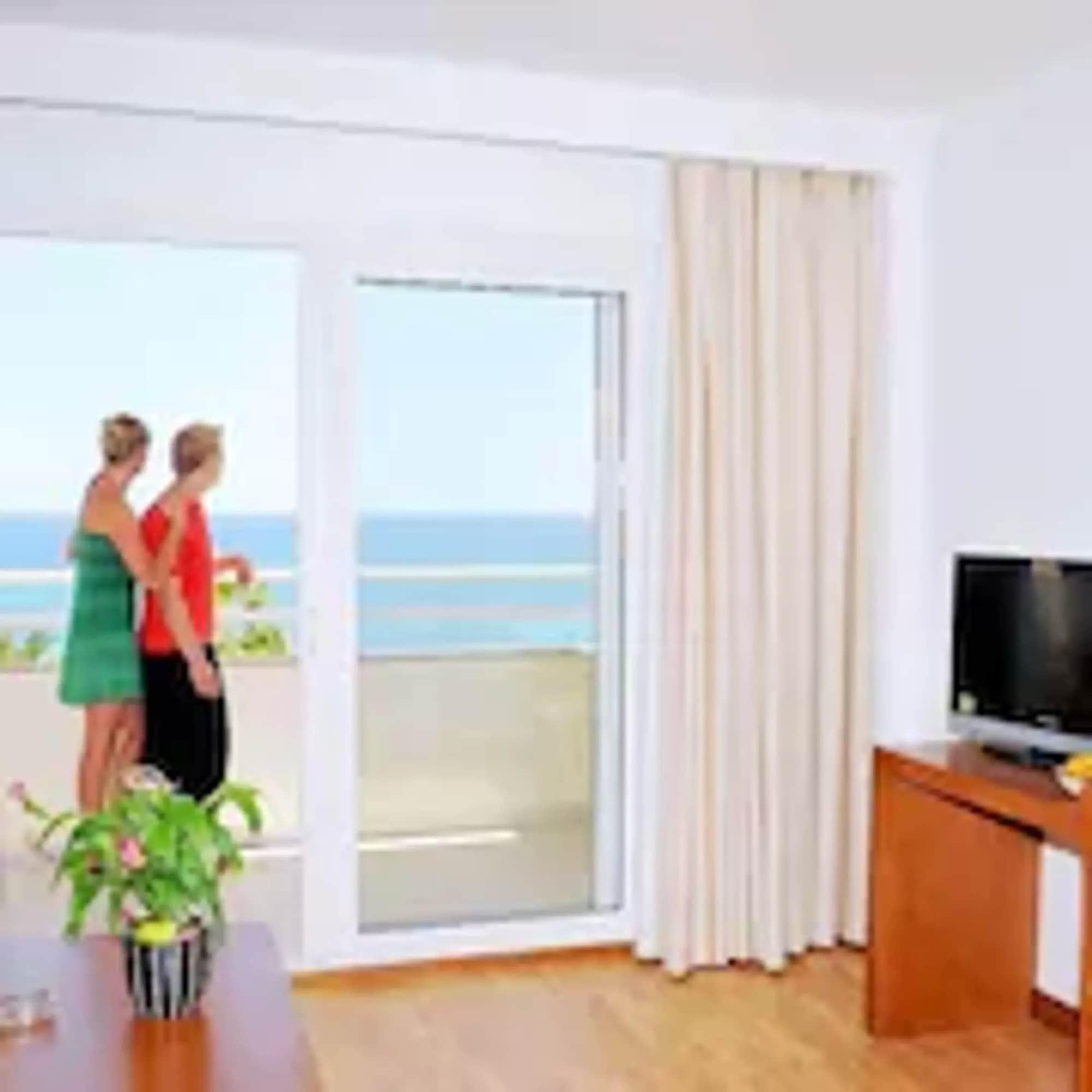 Cabot Cap De Mar Hotel