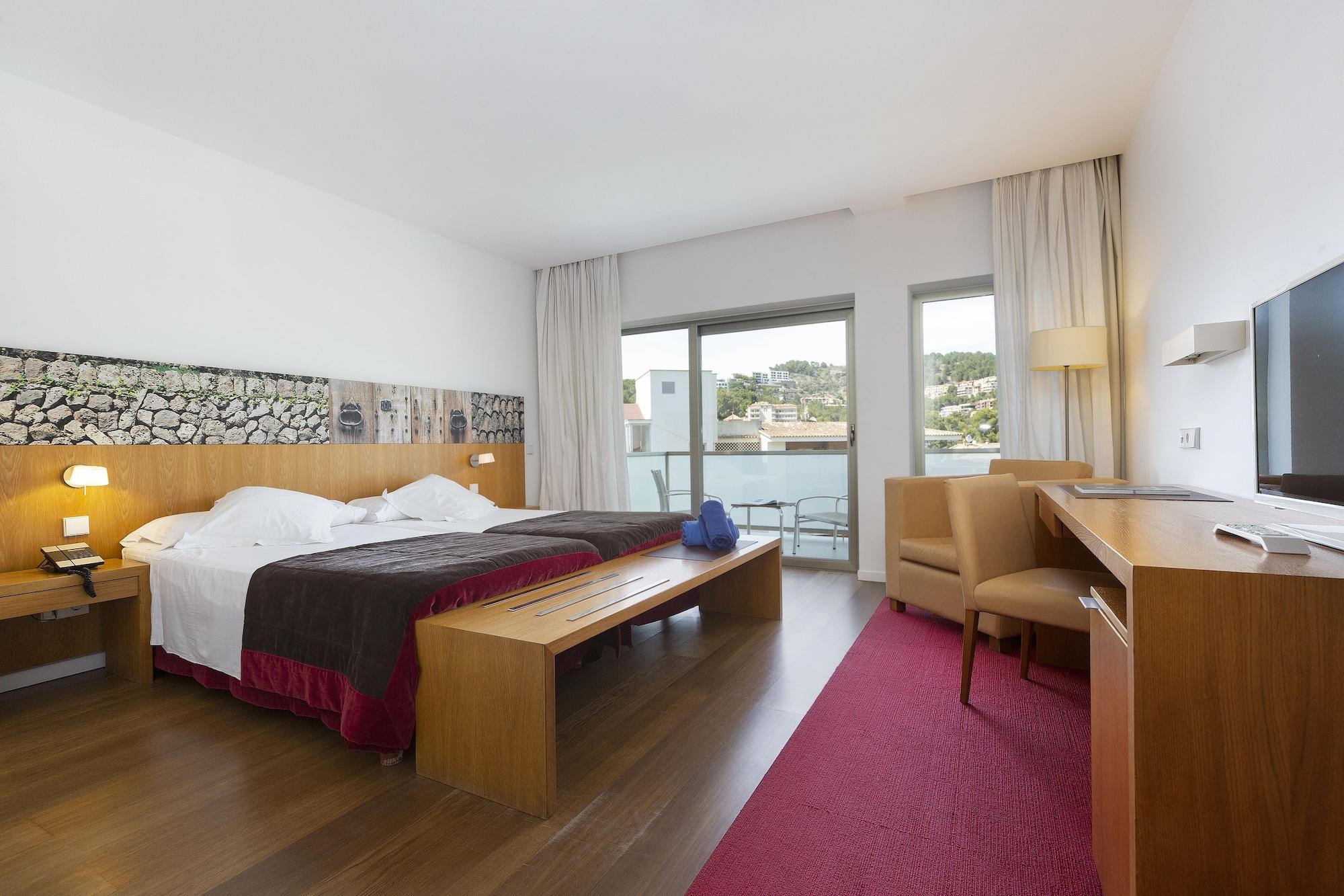 Aimia Hotel 4*