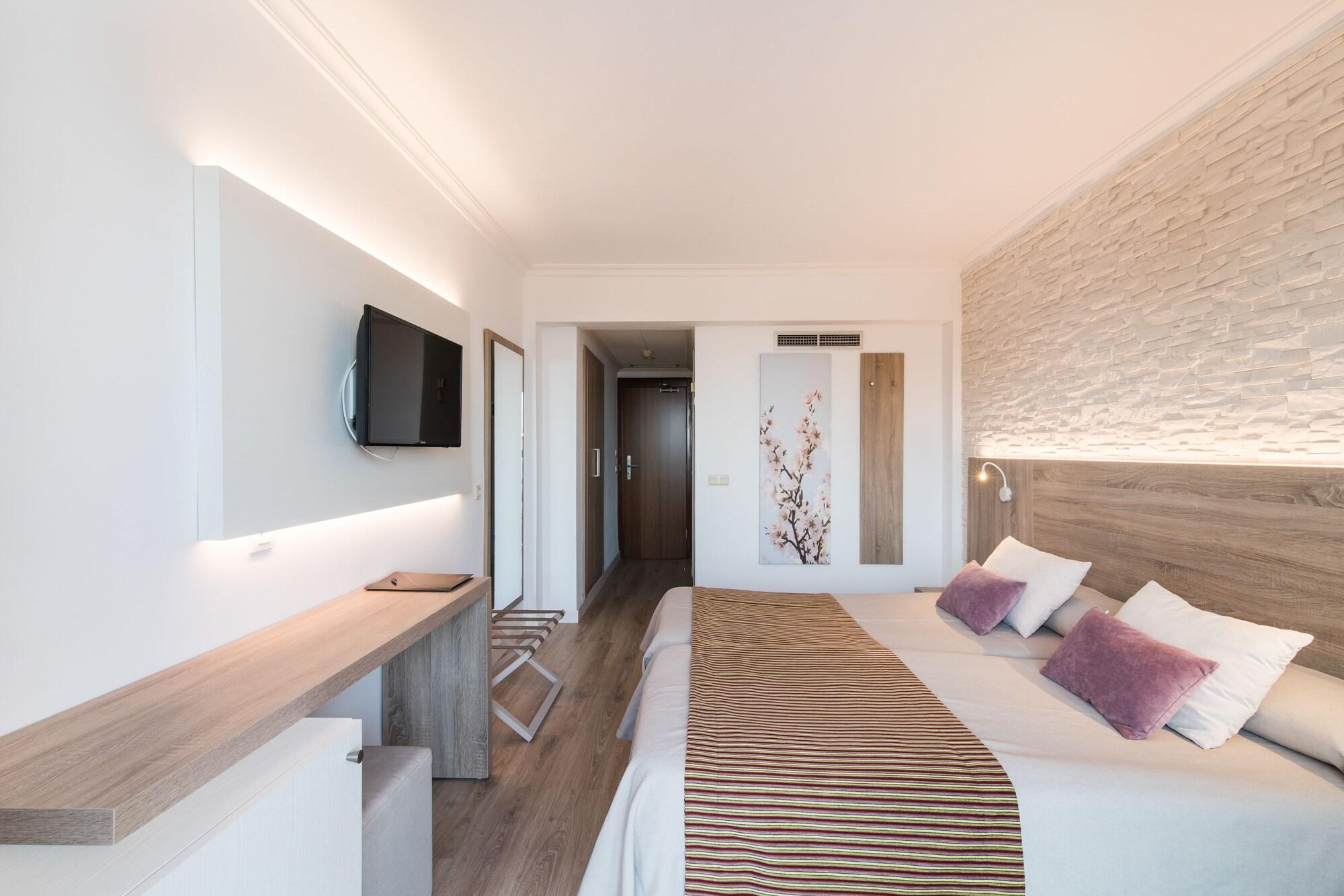 Hotel Na Taconera 4*