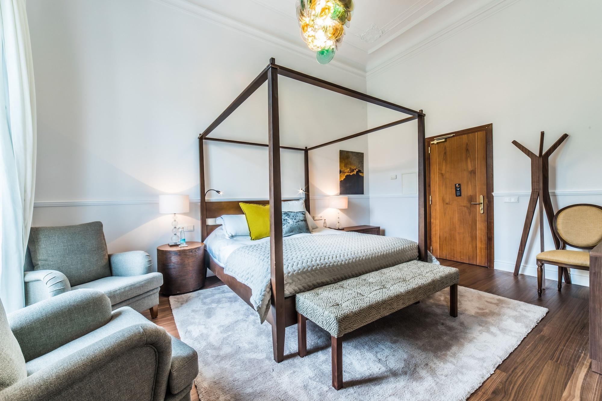Hotel L'avenida 4*