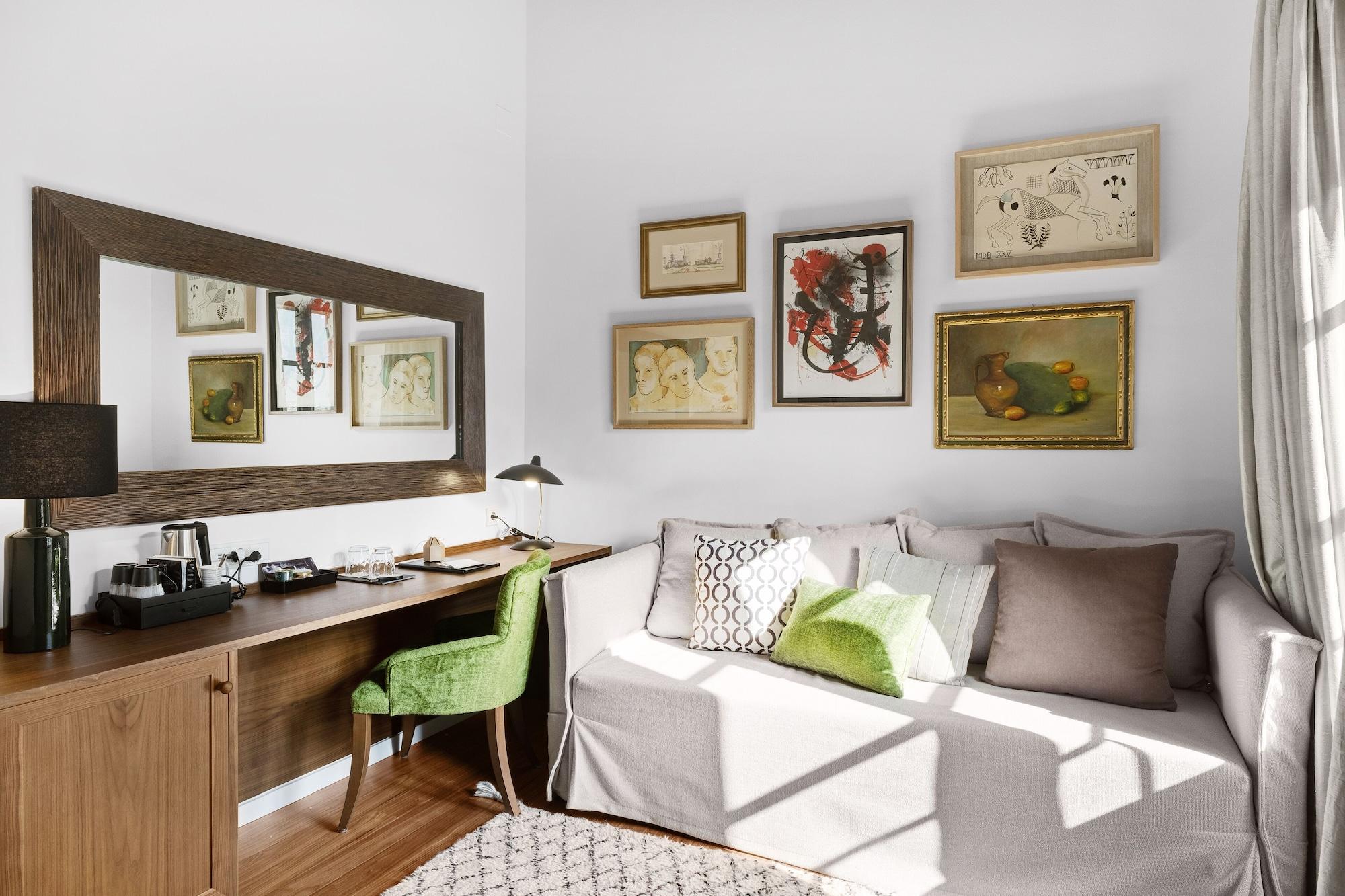 L'avenida Hotel 4*