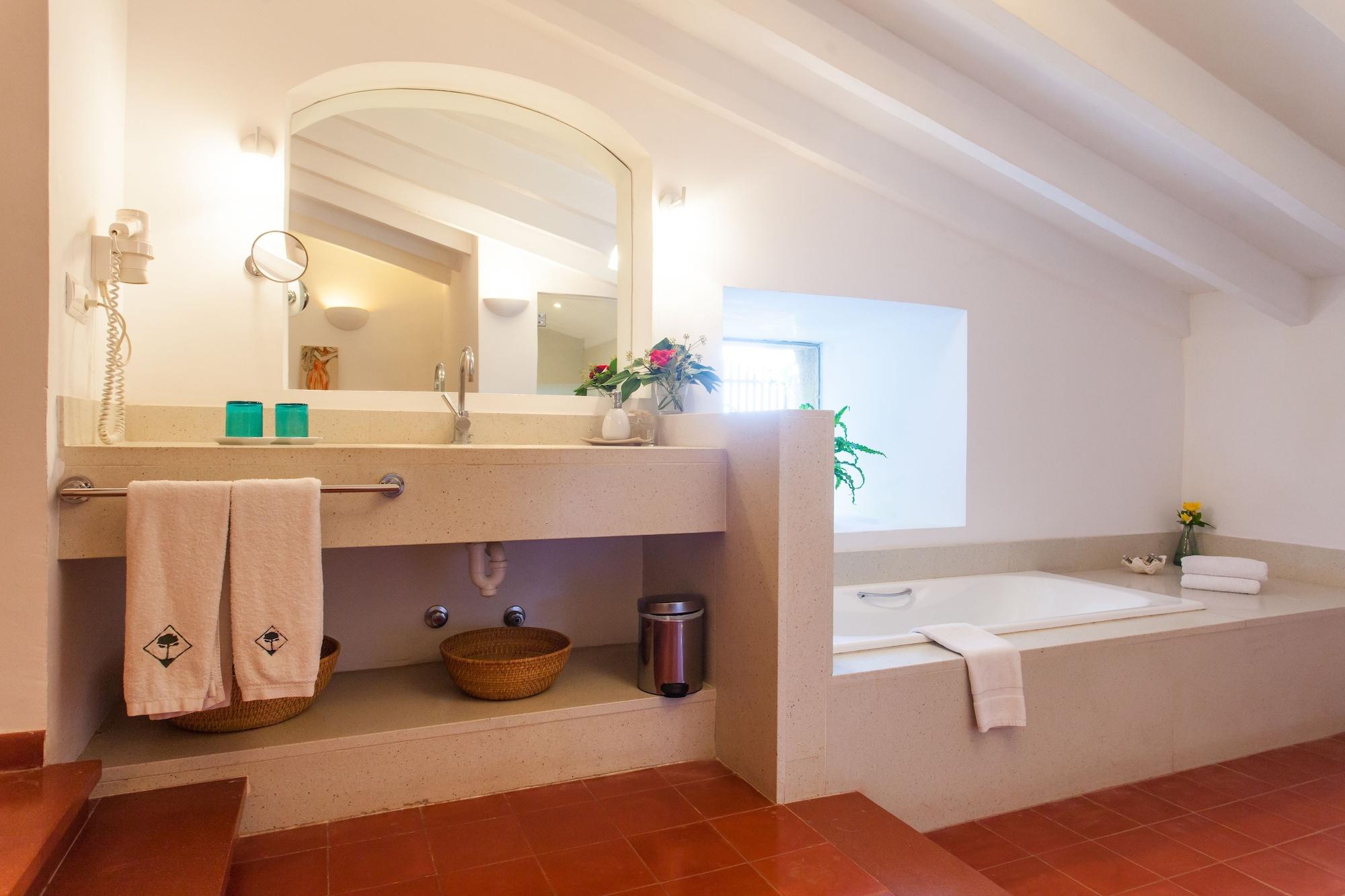 Possessio Binicomprat Hotel 4*