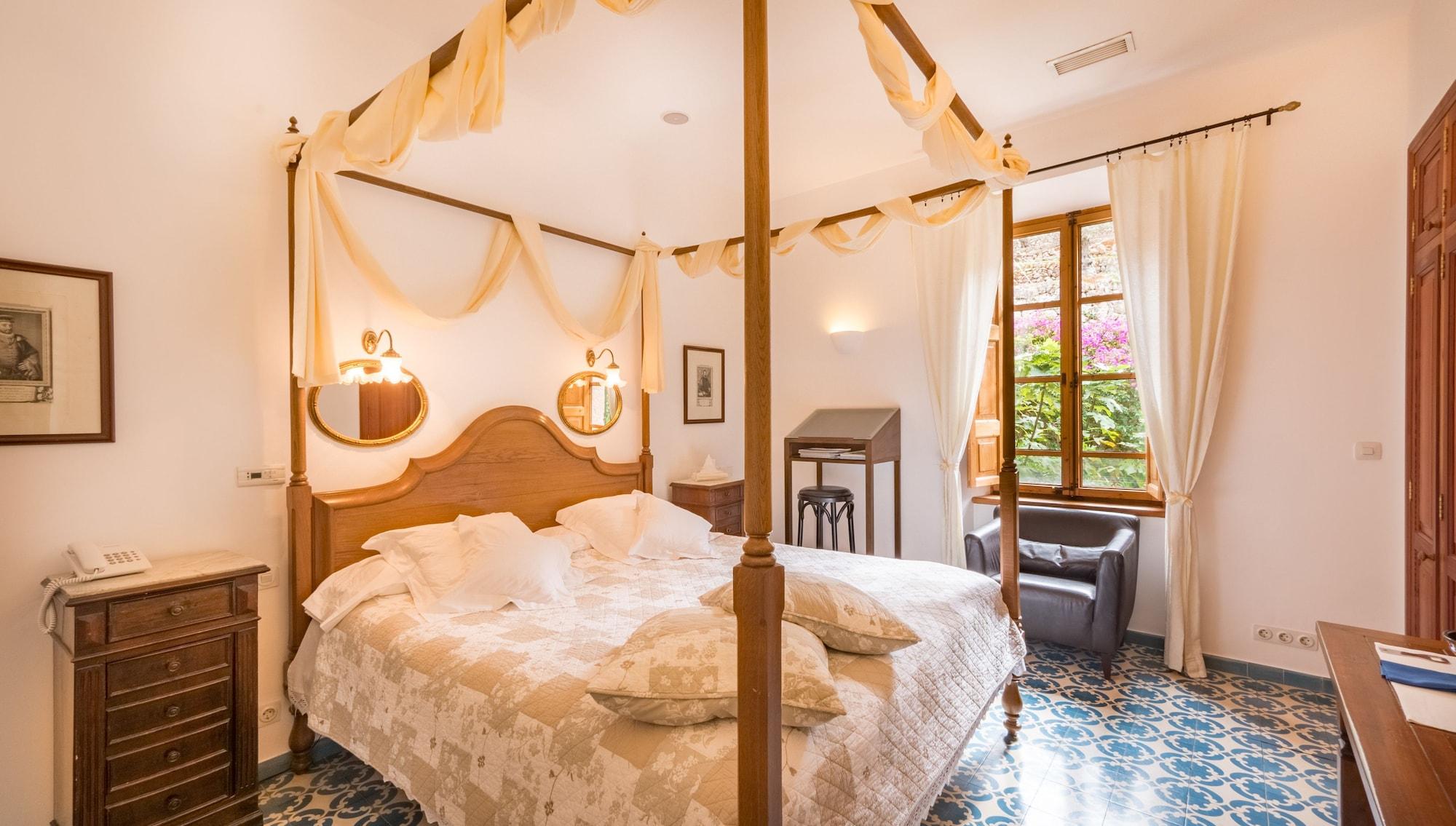 Hotel Cas Xorc Boutique And Restaurant 4*