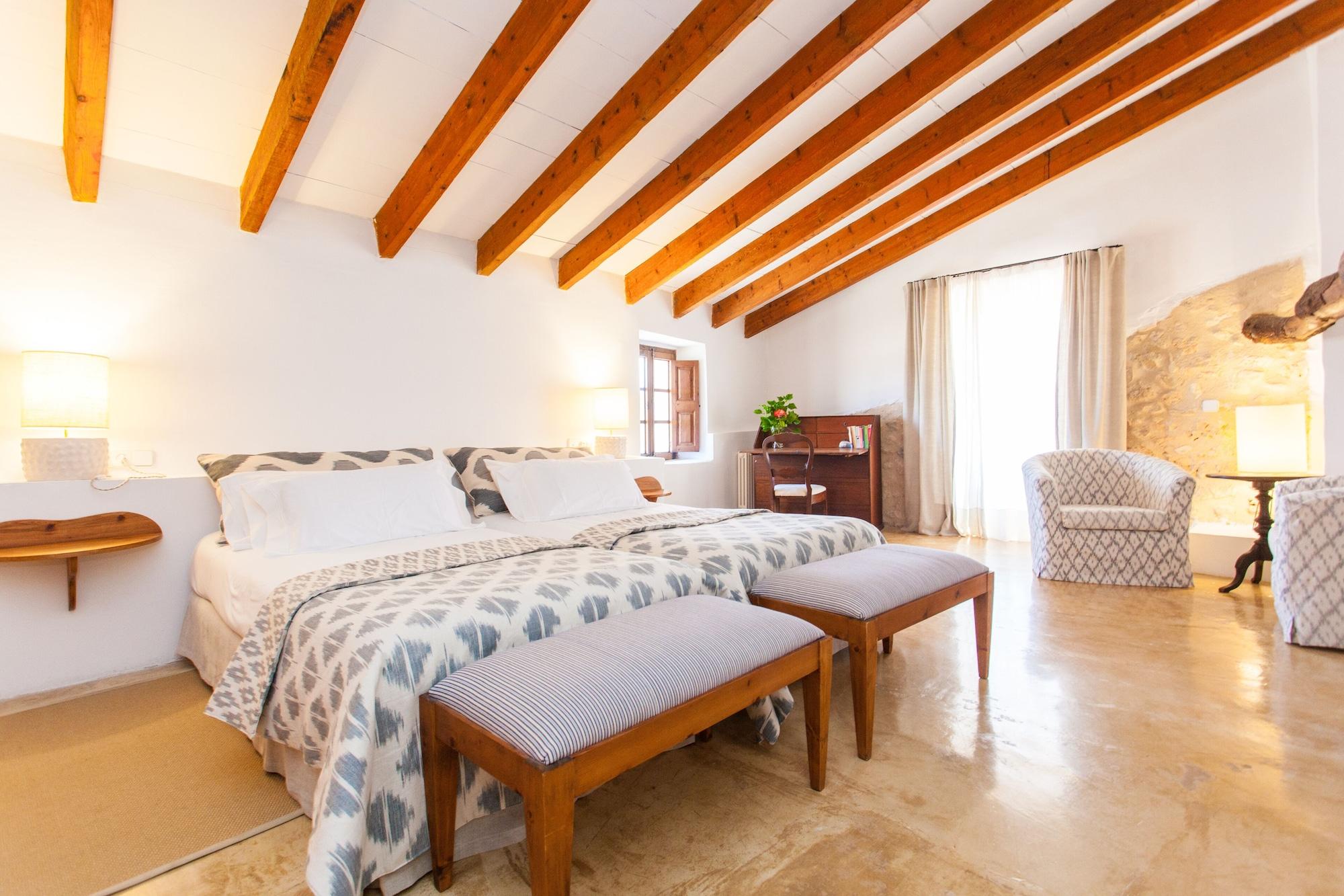 Possessio Binicomprat Hotel