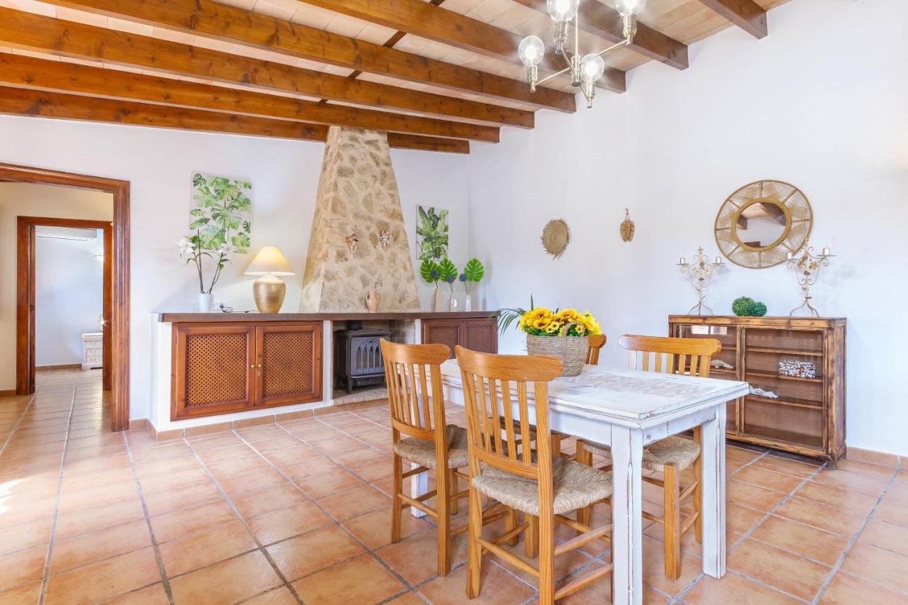 Villa Marilen - Finca With Large Garden & Pool