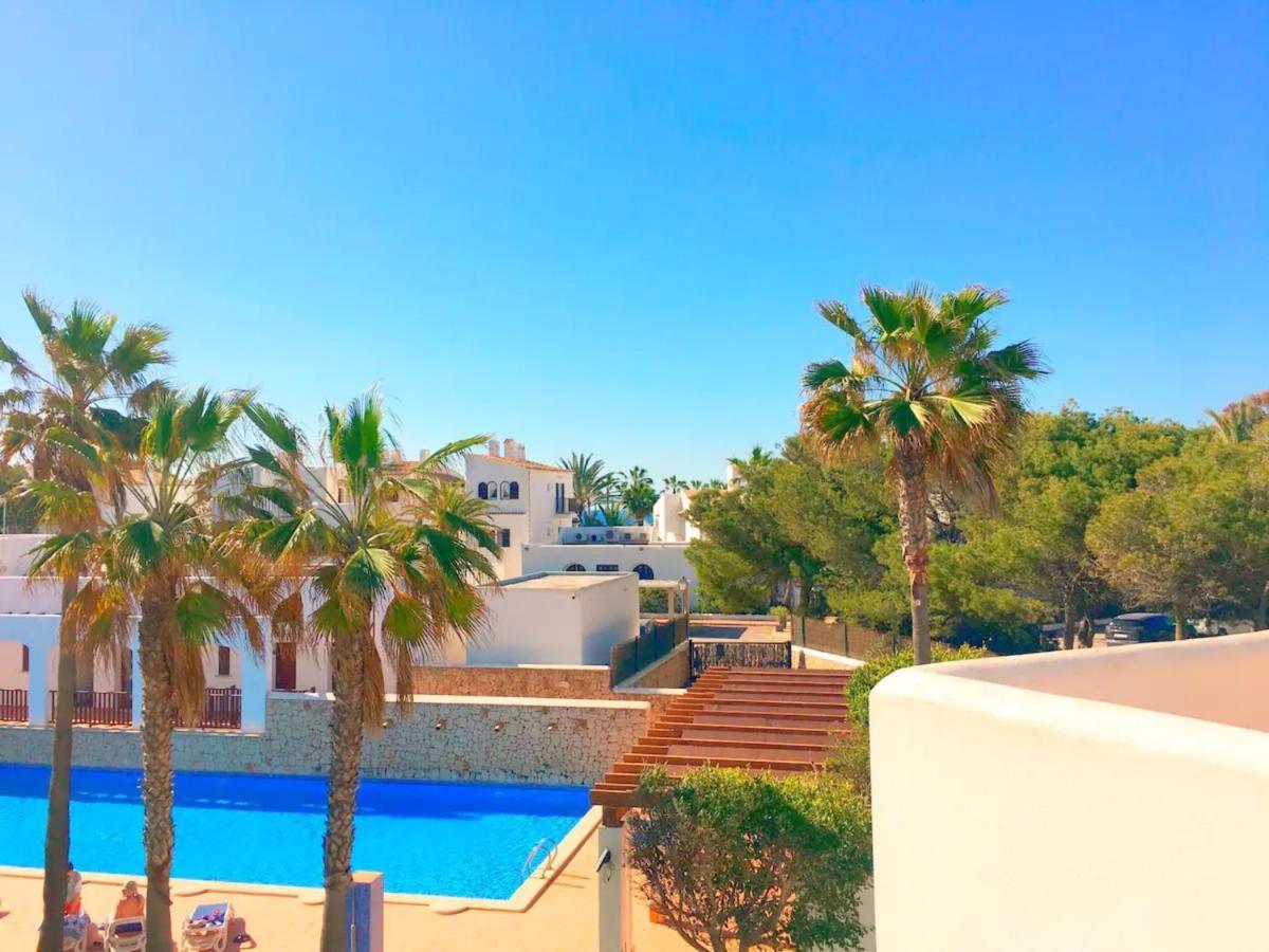 Apartamento En Complejo Con Piscina