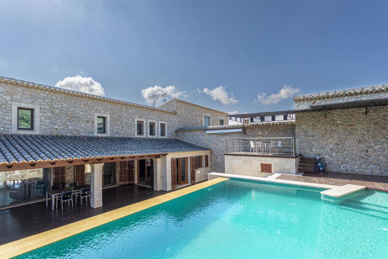 Luxury Binibona Villa