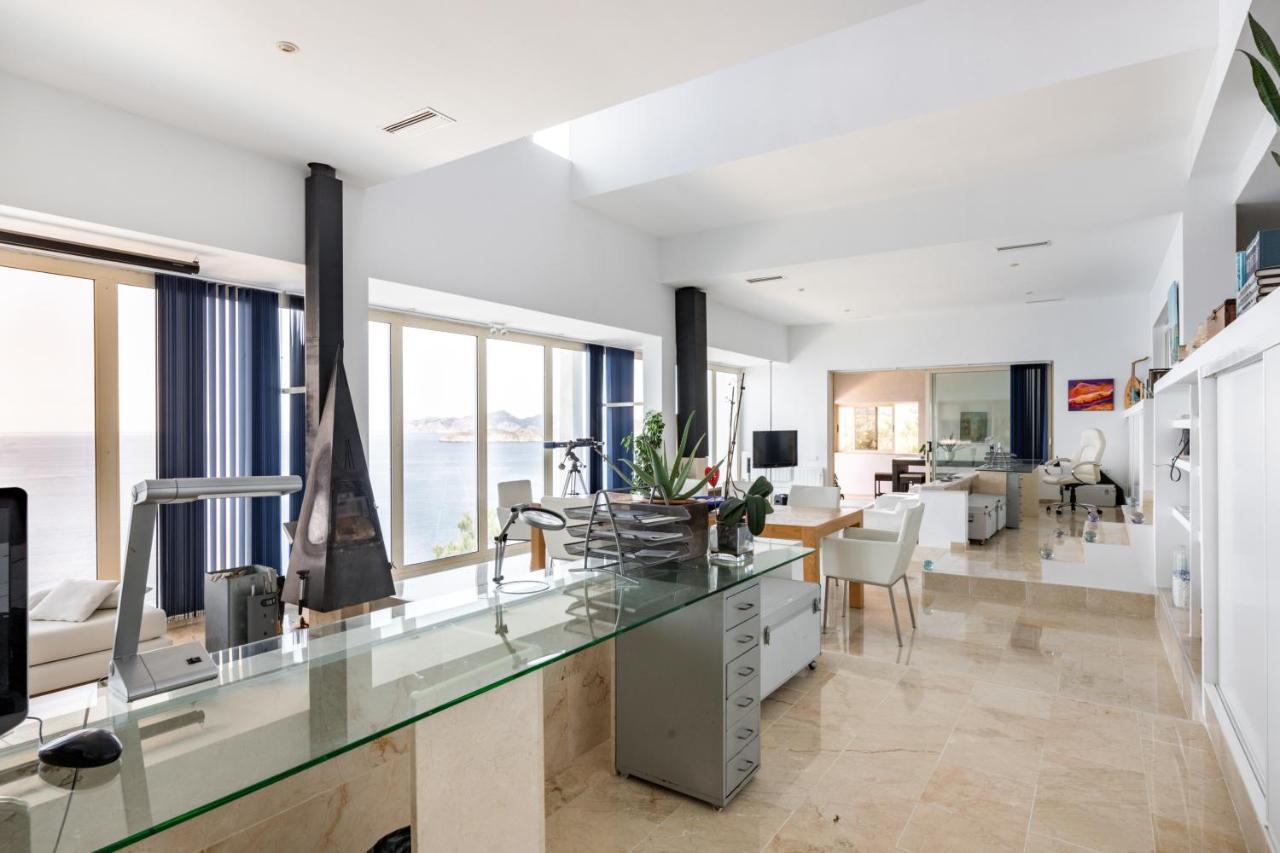 Vip Seafront Villa