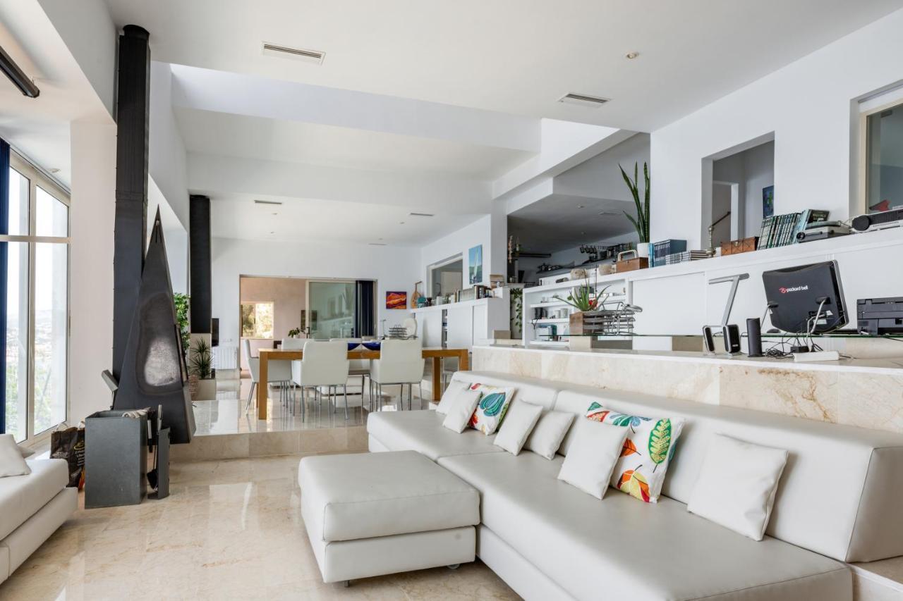 Exclusive Seafront Villa,Private Pool,Gym,Bbq