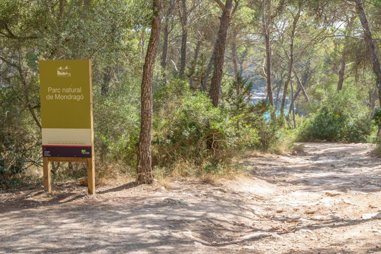 Barca Trencada Cala Mondragó
