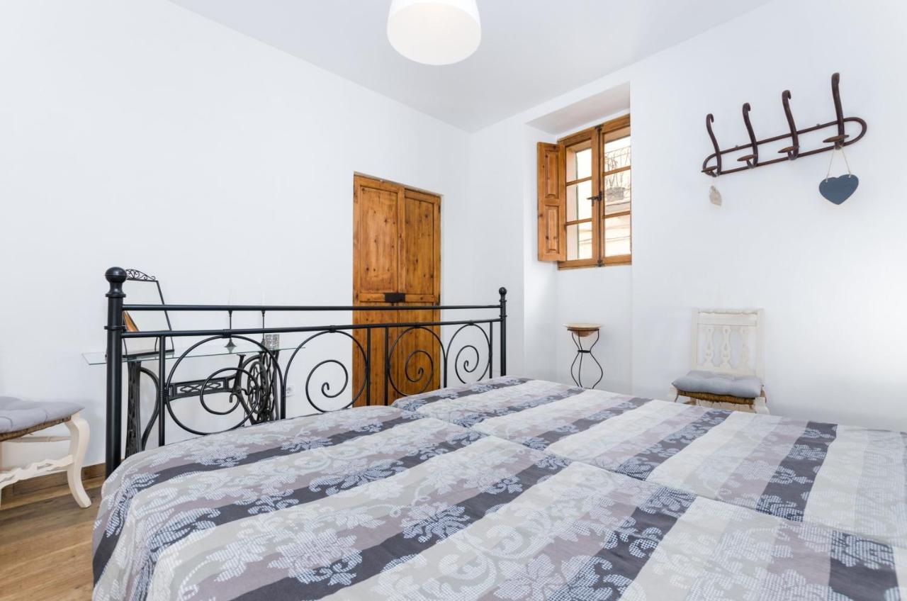 Yourhouse Es Comellar * Lloret de Vistalegre