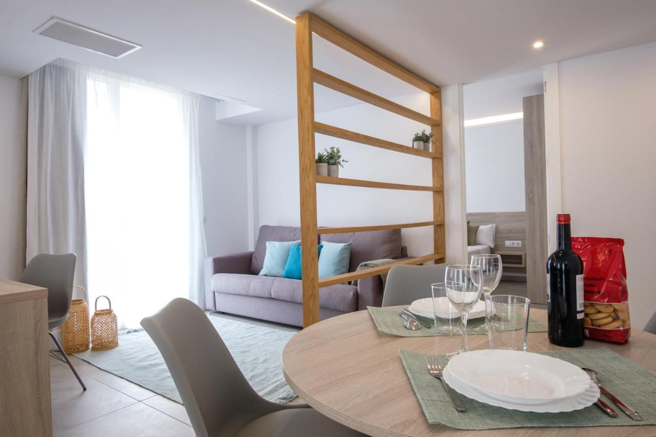 Sea Breeze Apartment *