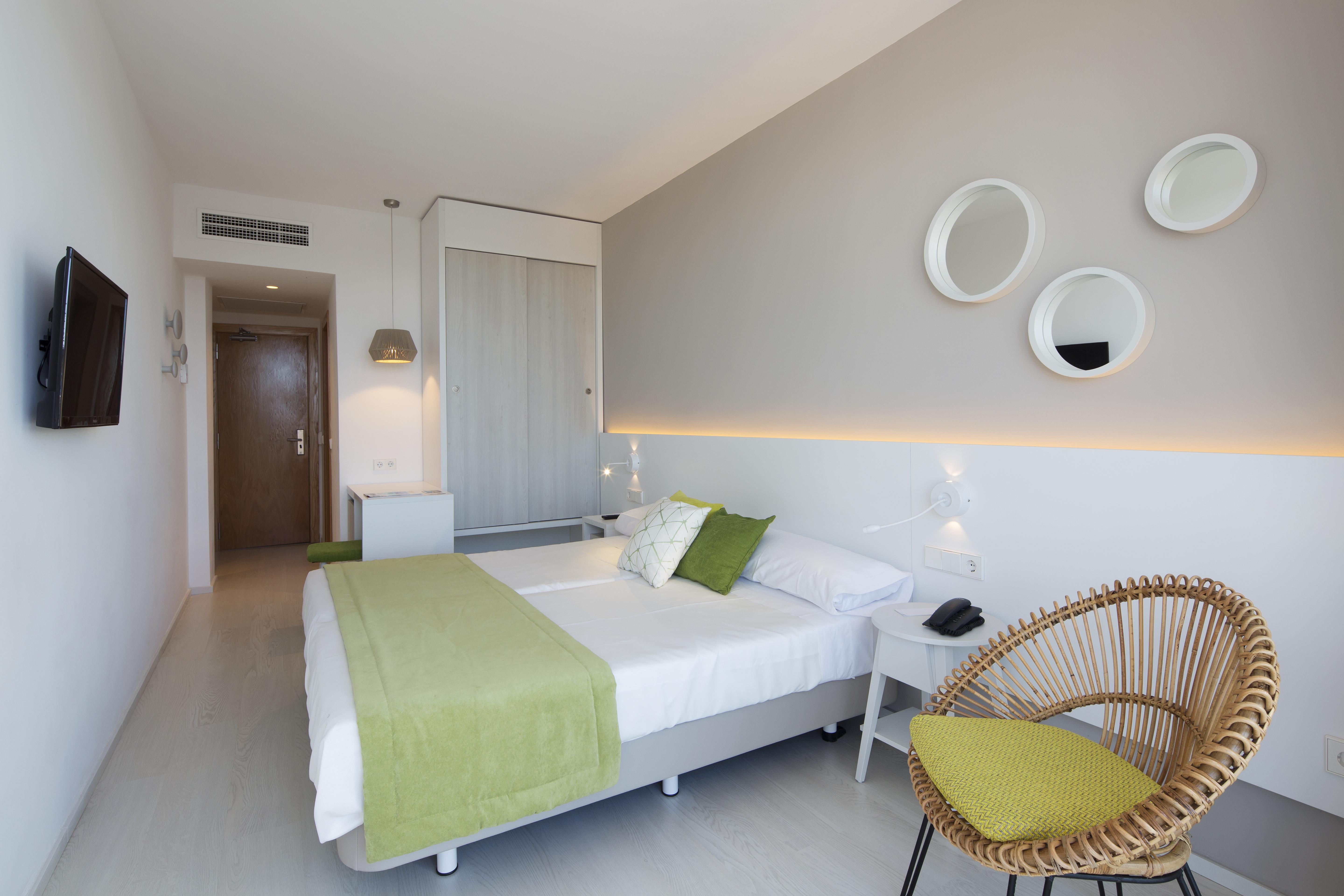 Hotel Js Sol De Alcudia 4*