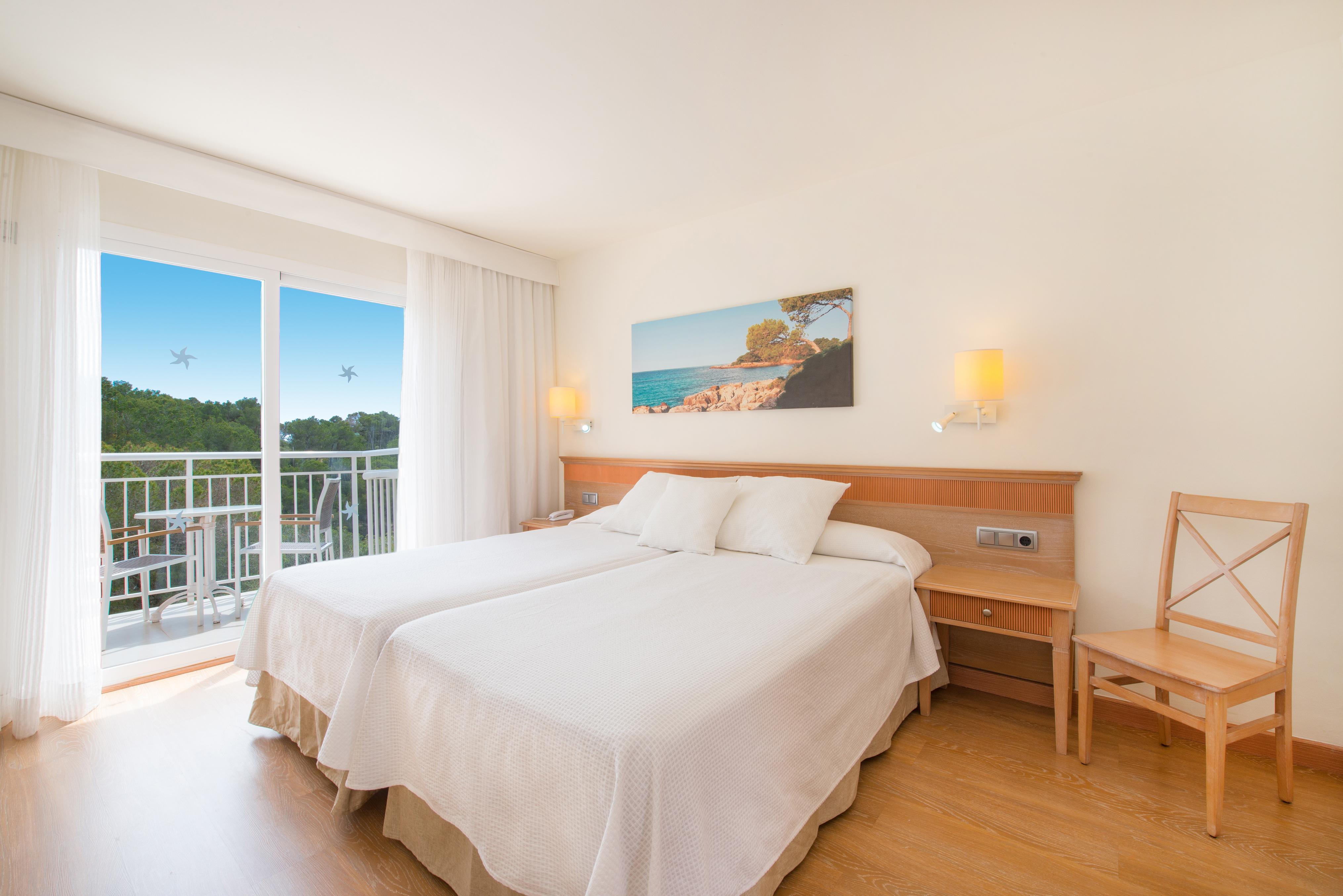 Hotel Iberostar Club Cala Barca - 4*