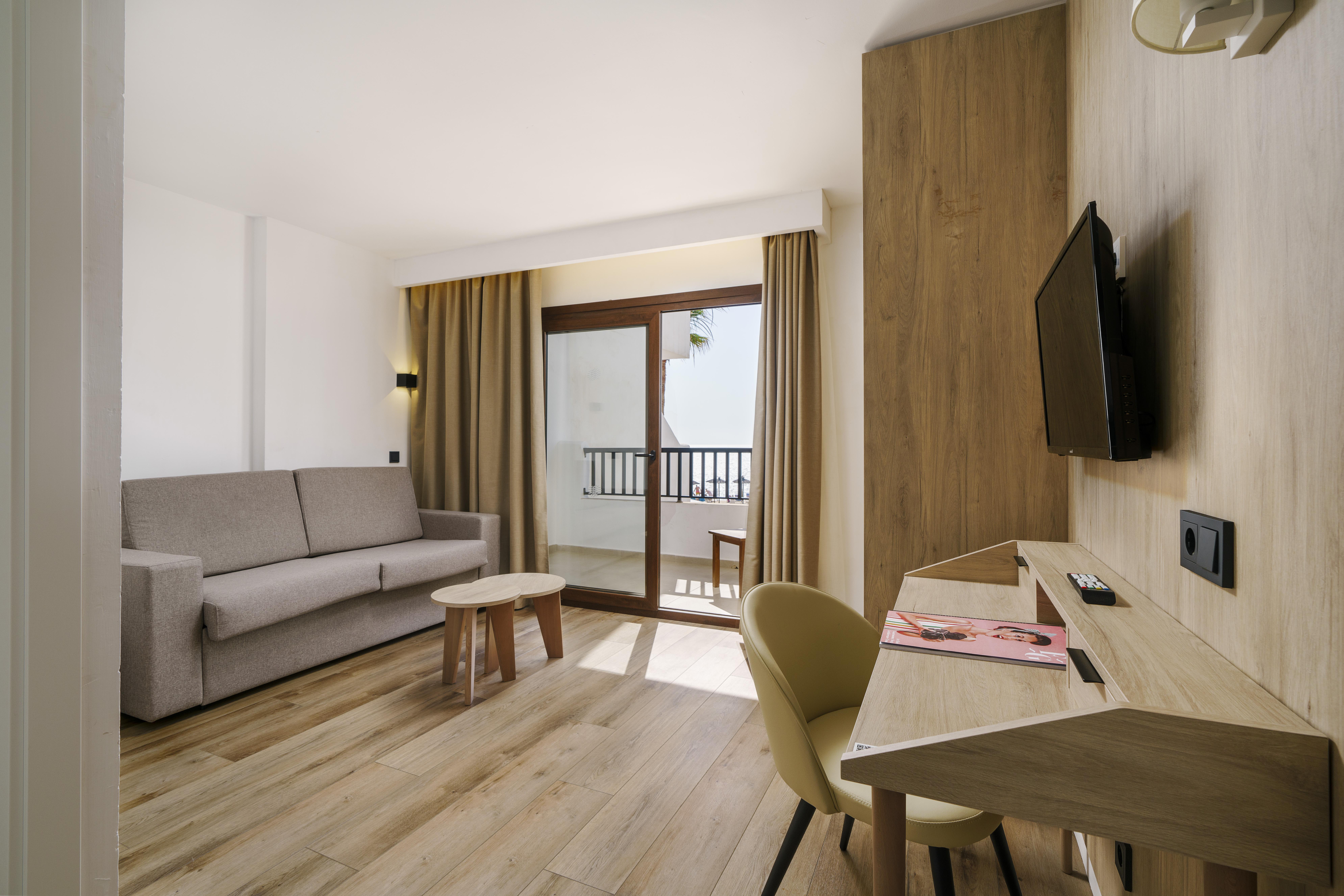 Hotel Alua Rocas 4*