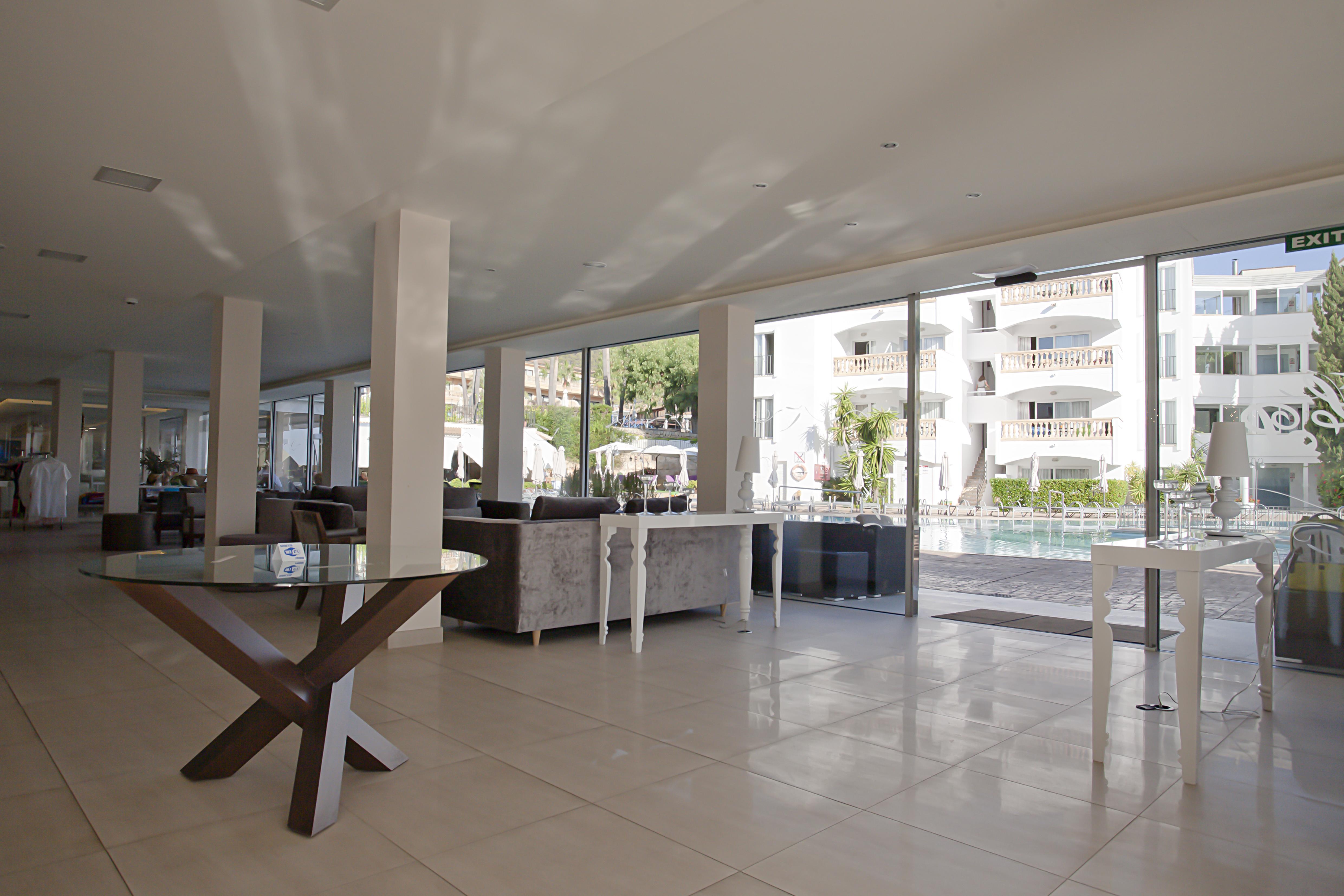 Apartahotel La Pérgola 4*
