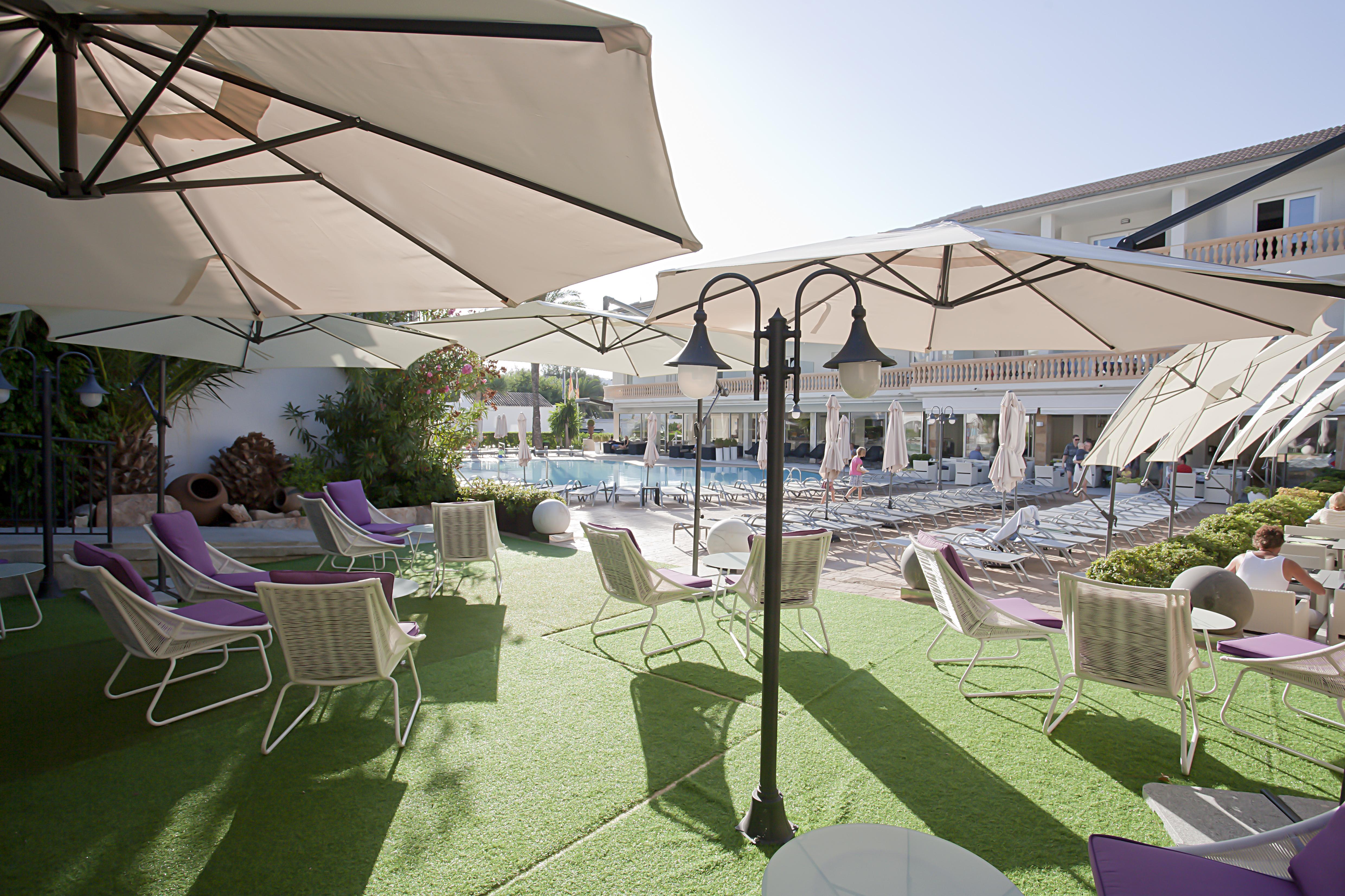 La Pérgola Apartahotel
