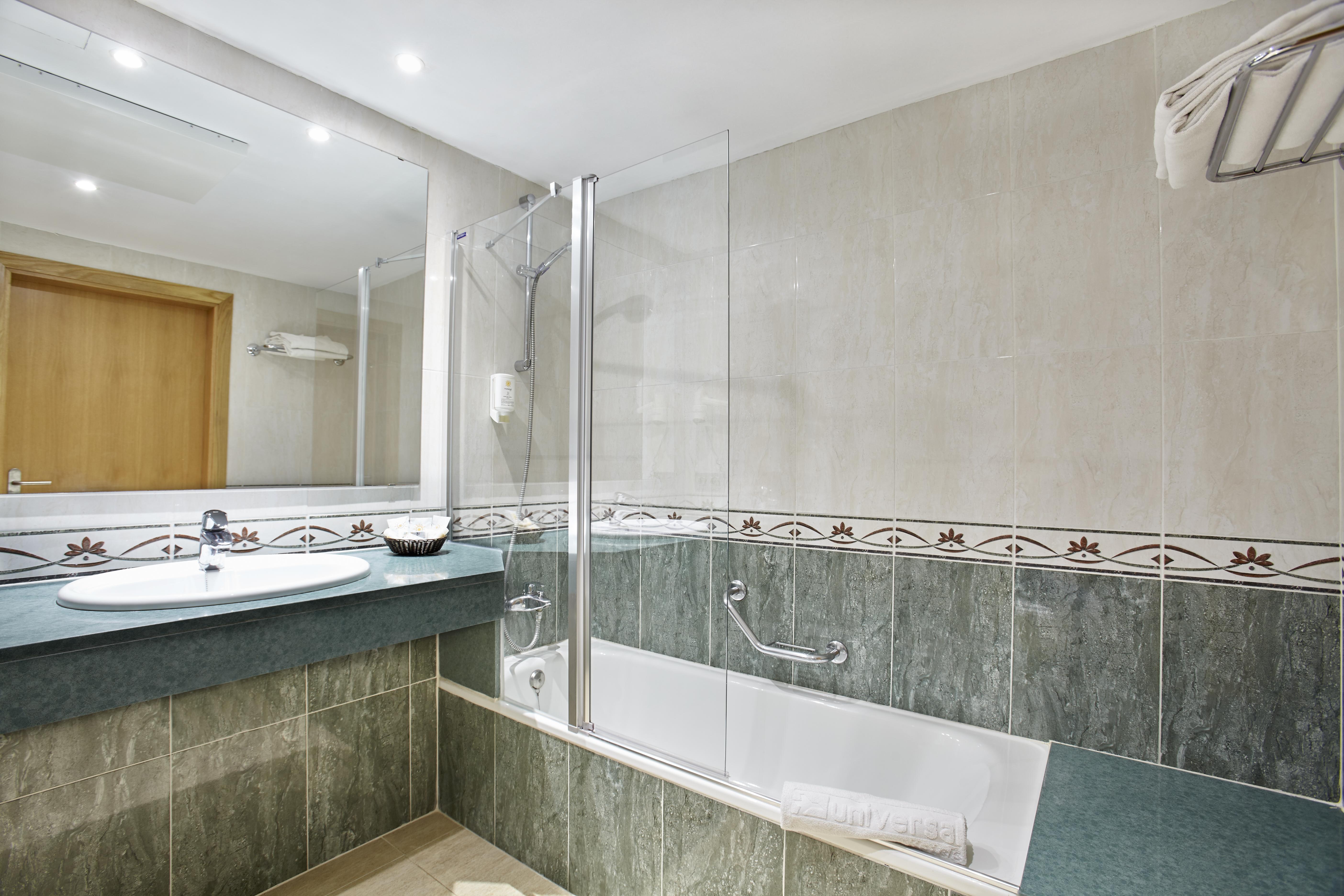 Universal Marques Hotel 4*