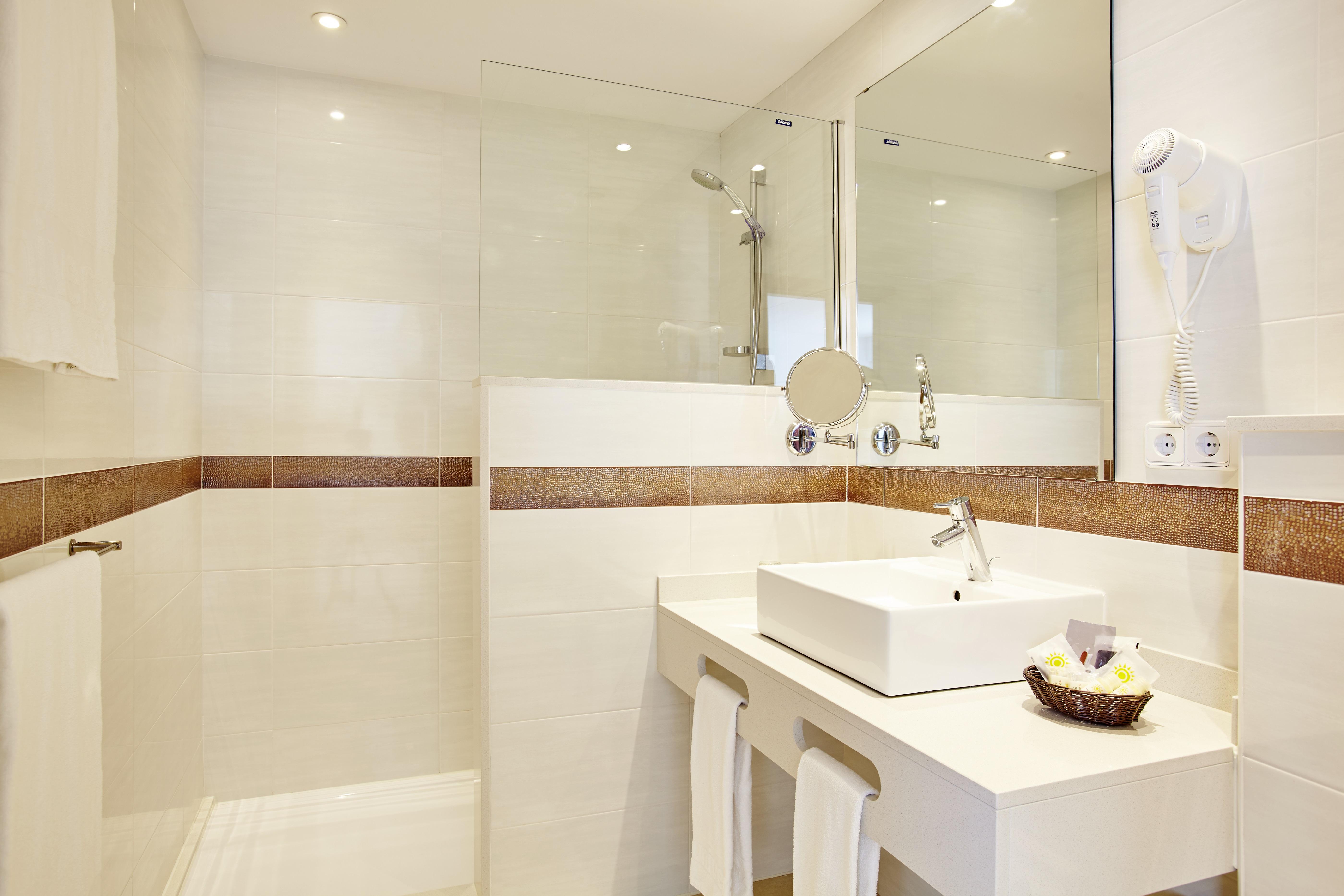Hotel Universal Marques 4*