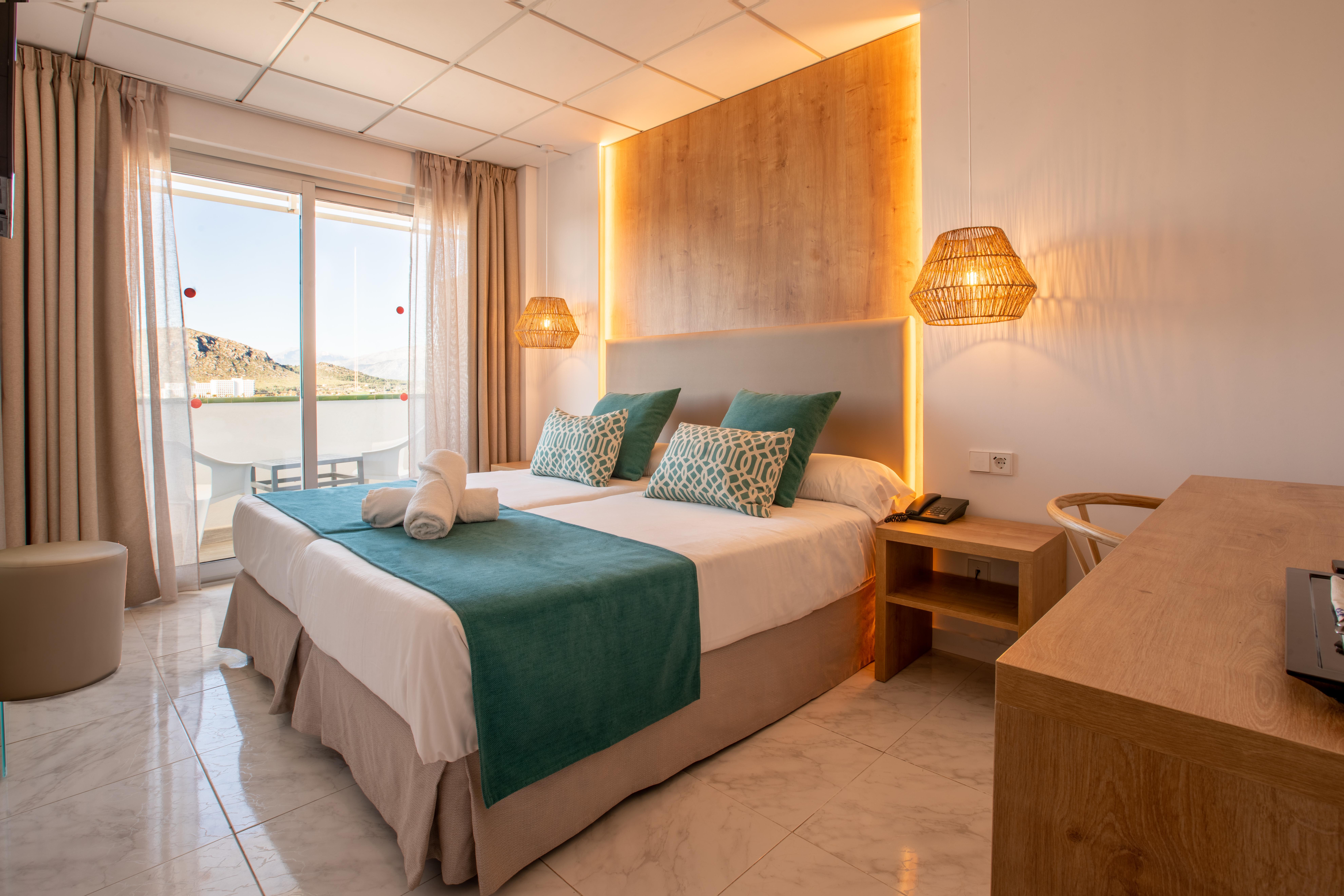 Bahia De Alcudia & Hotel