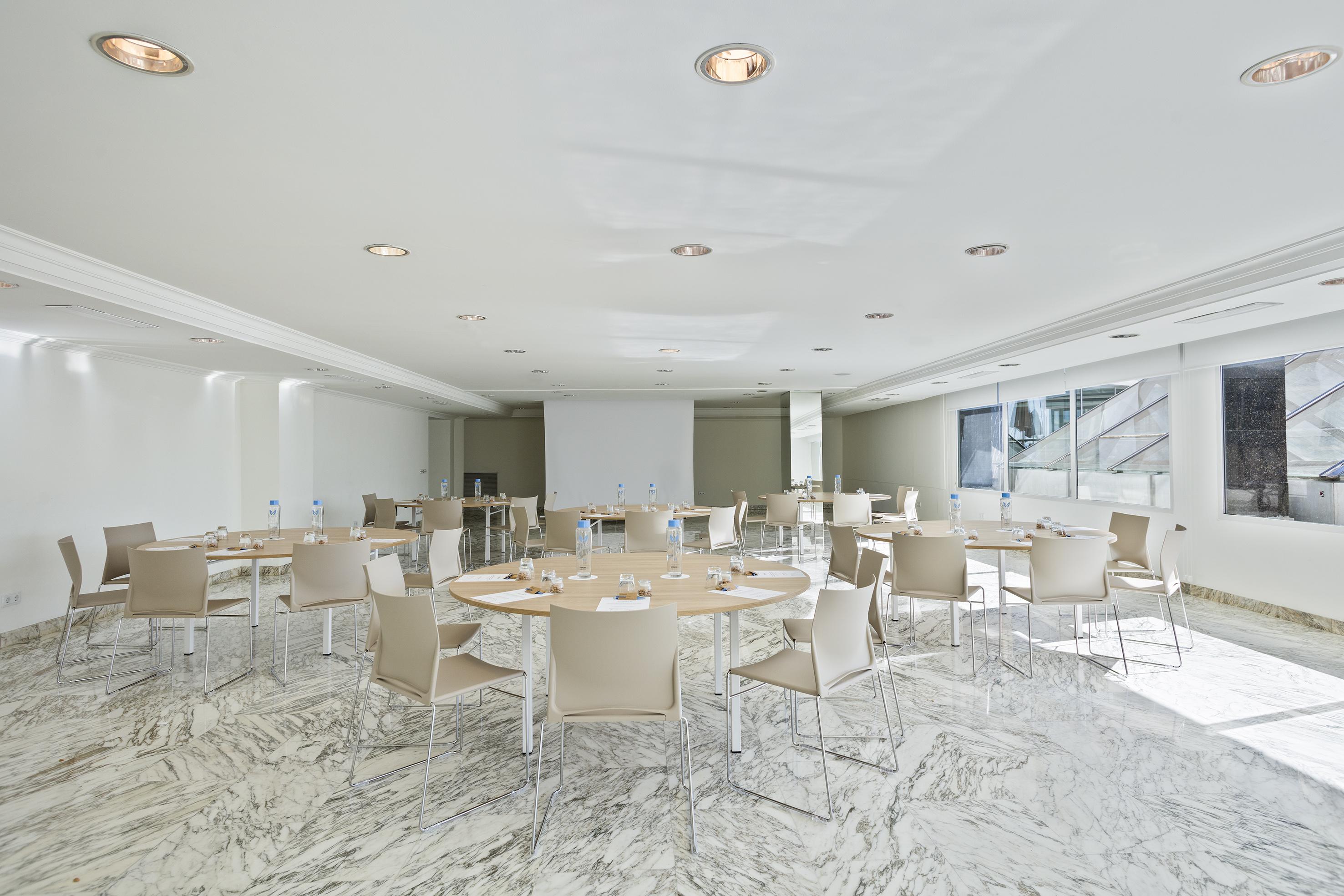 Meliá Marina Hotel 4*