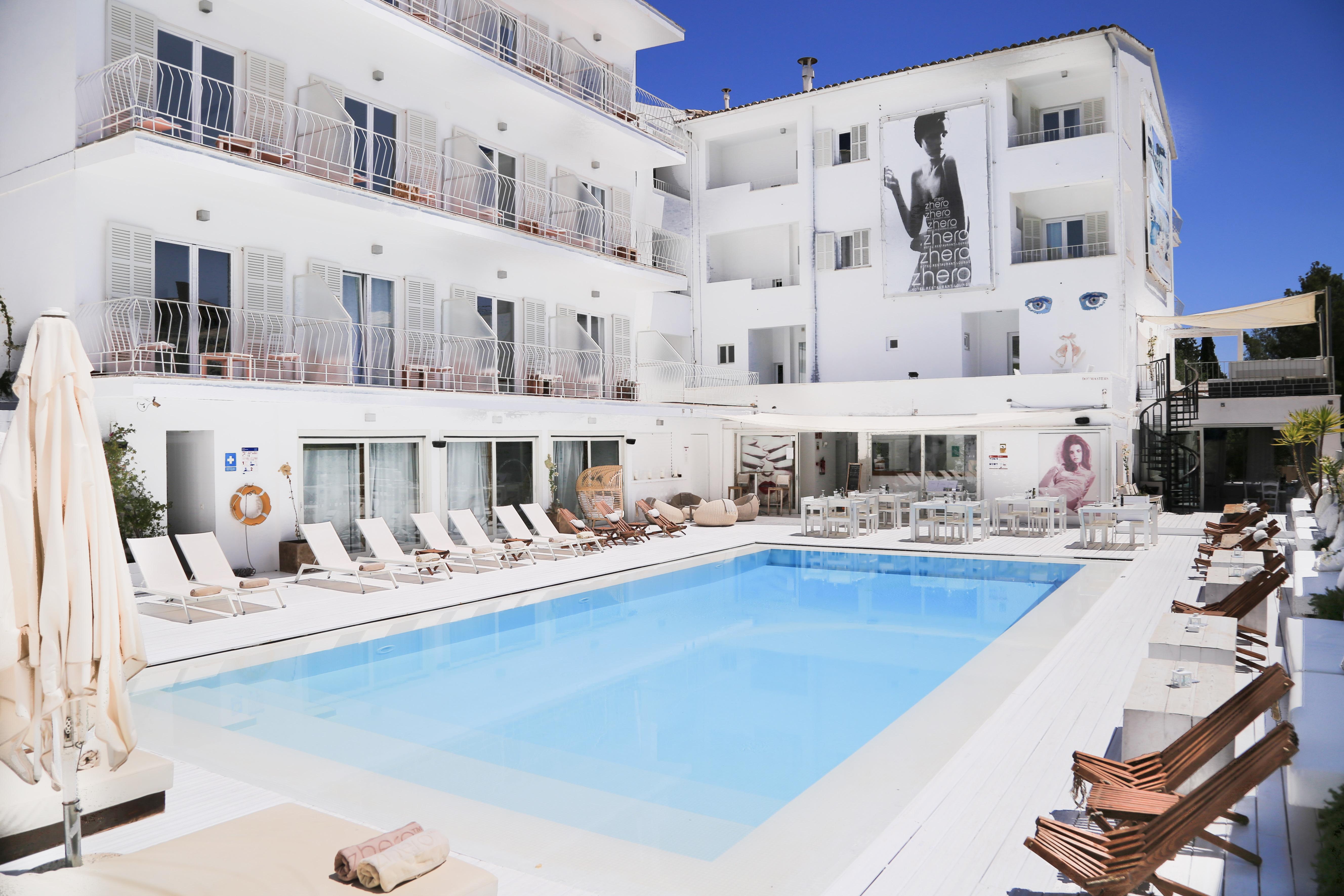 Zhero Hotel 4*