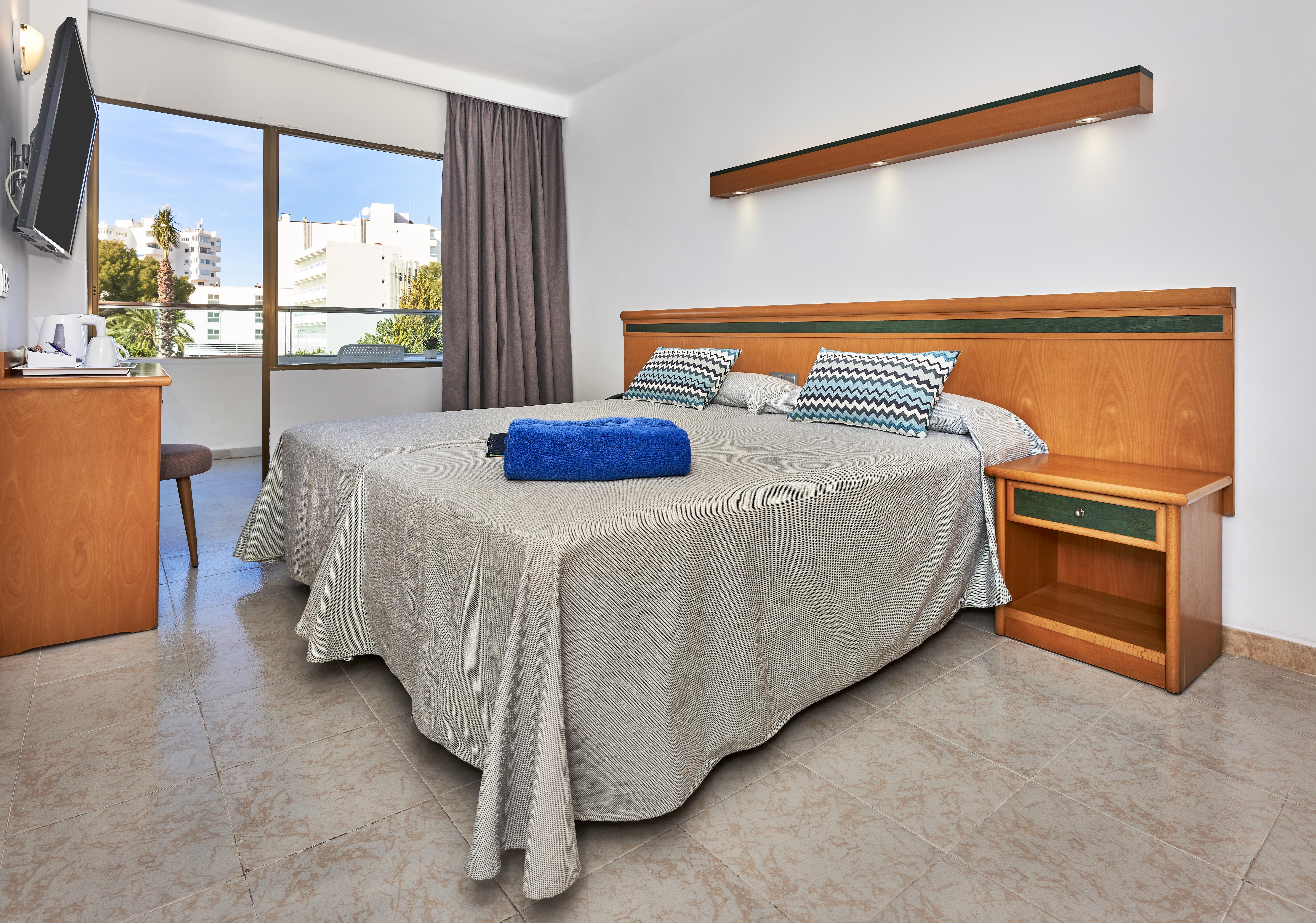 Hotel Globales Palmanova 3*