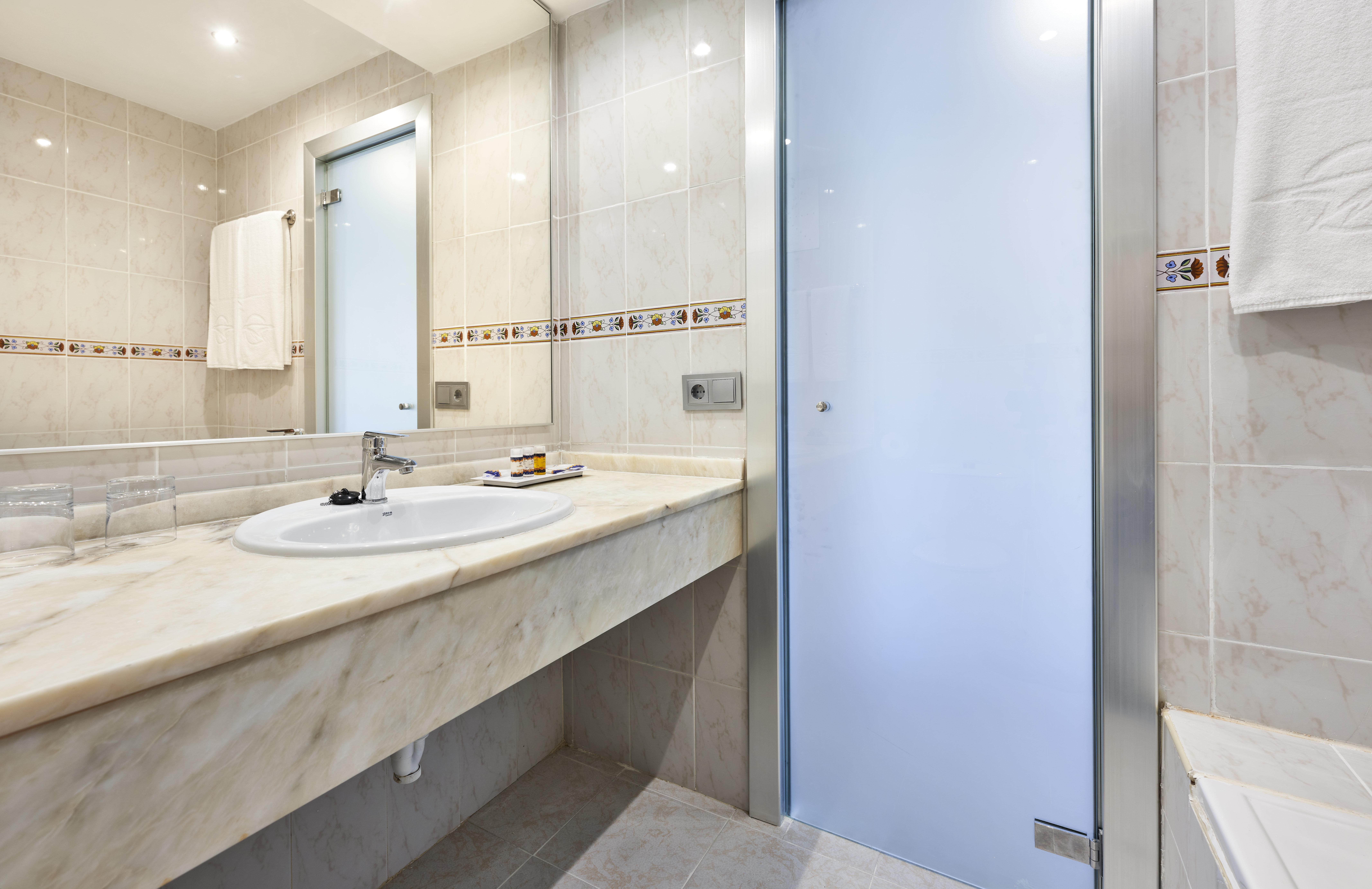 Globales Palmanova Hotel 3*