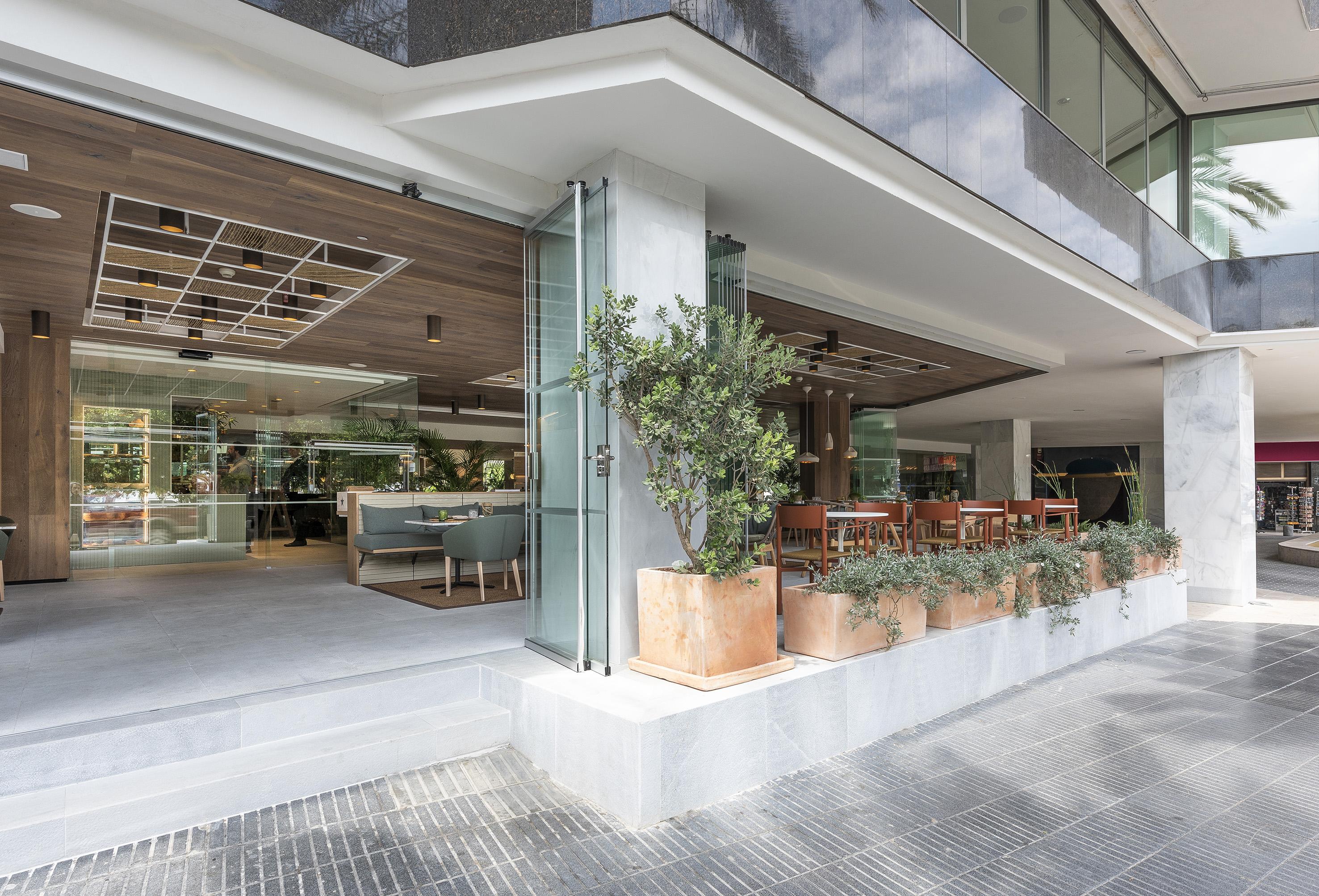 Meliá Marina Hotel 4*