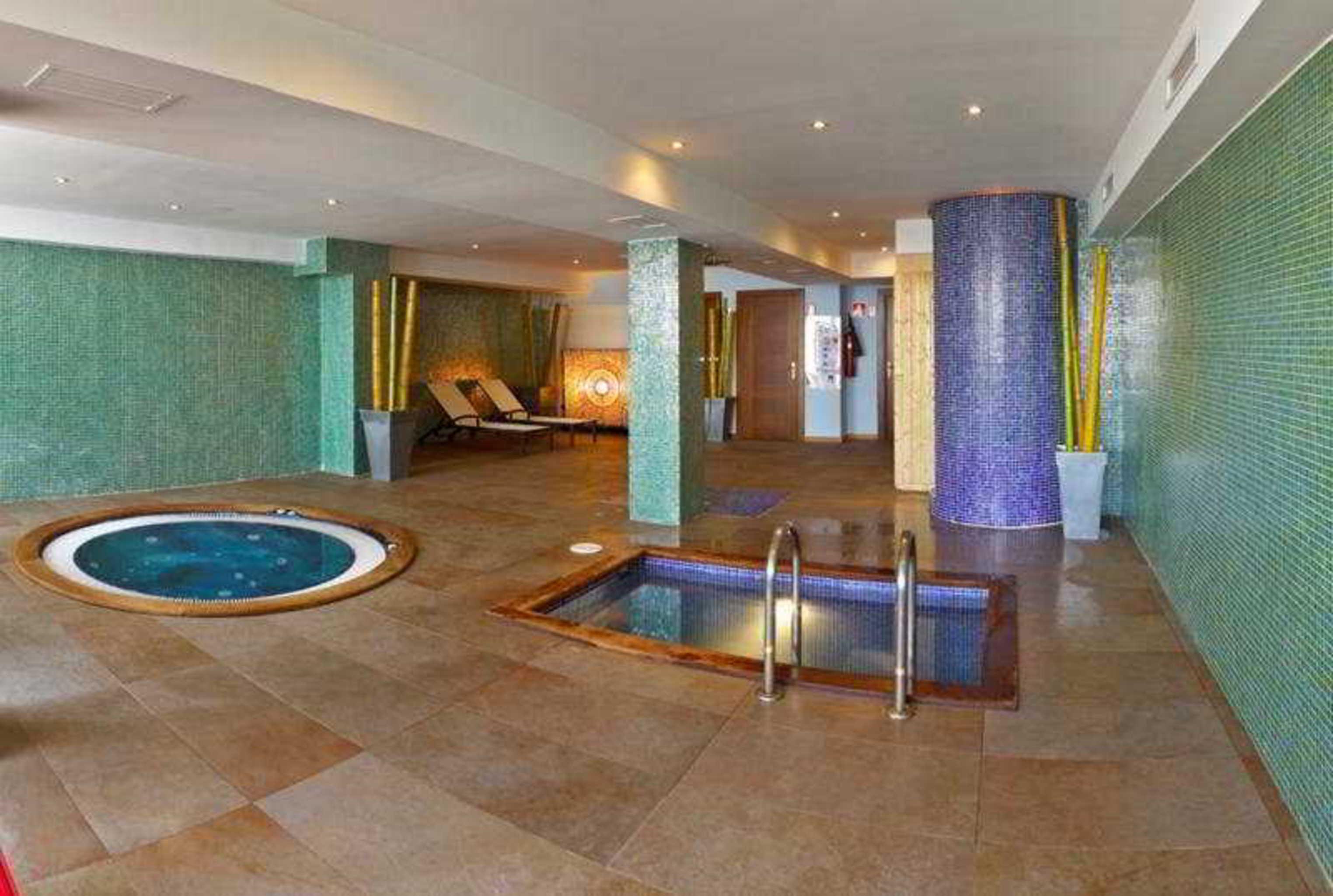 Flamboyan Caribe & 4*