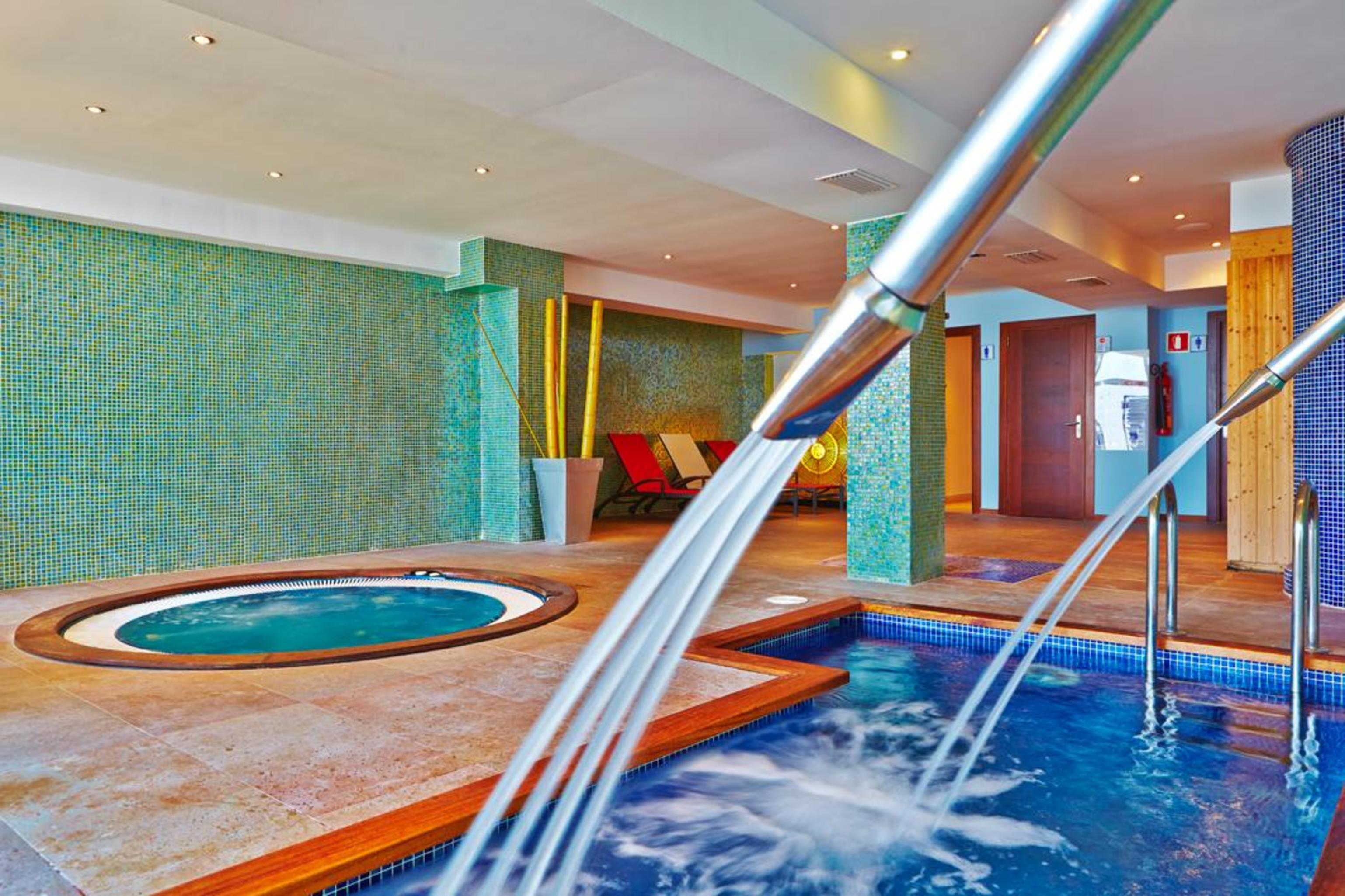 Flamboyan Caribe & Hotel 4*