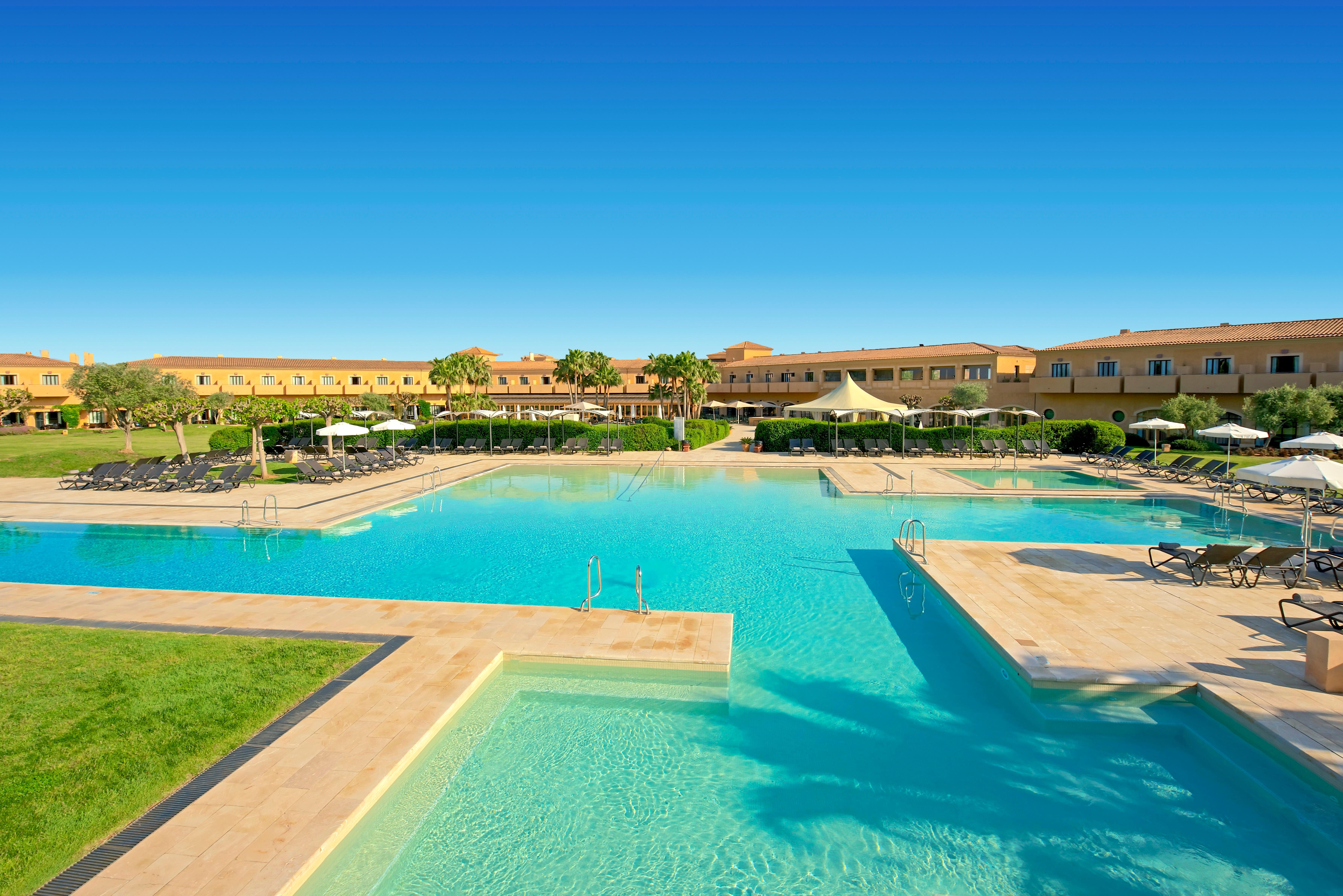 Hacienda Son Antem, Autograph  Collection 5*