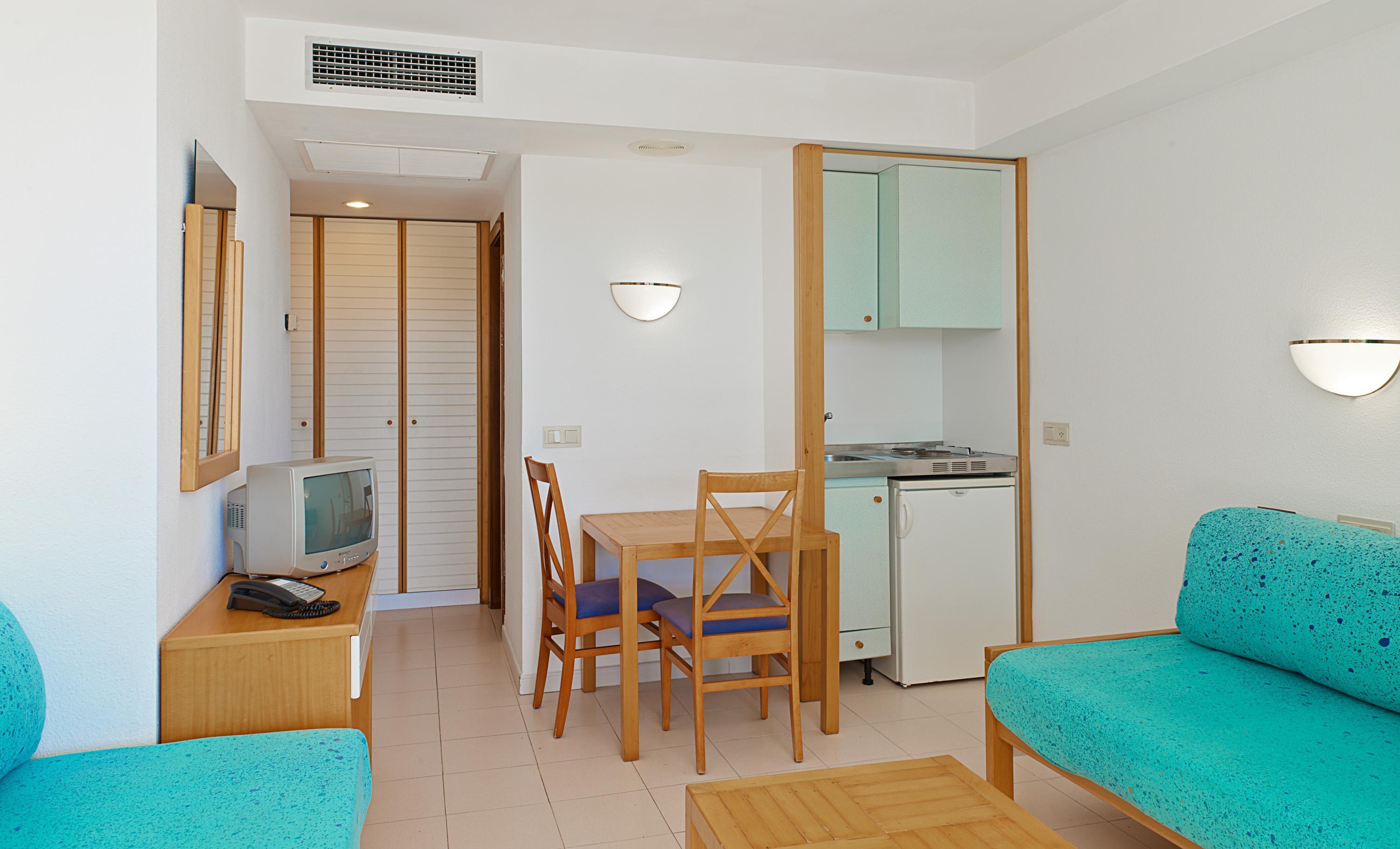 O7 Club Cala Ratajda Hotel 3*