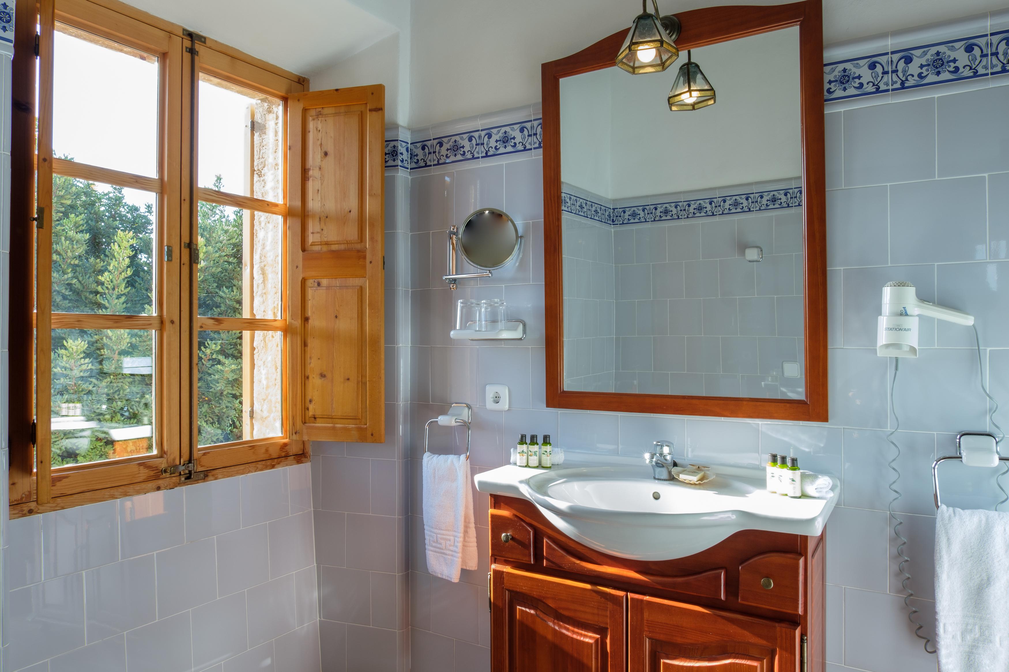 Finca Can Estades 4*