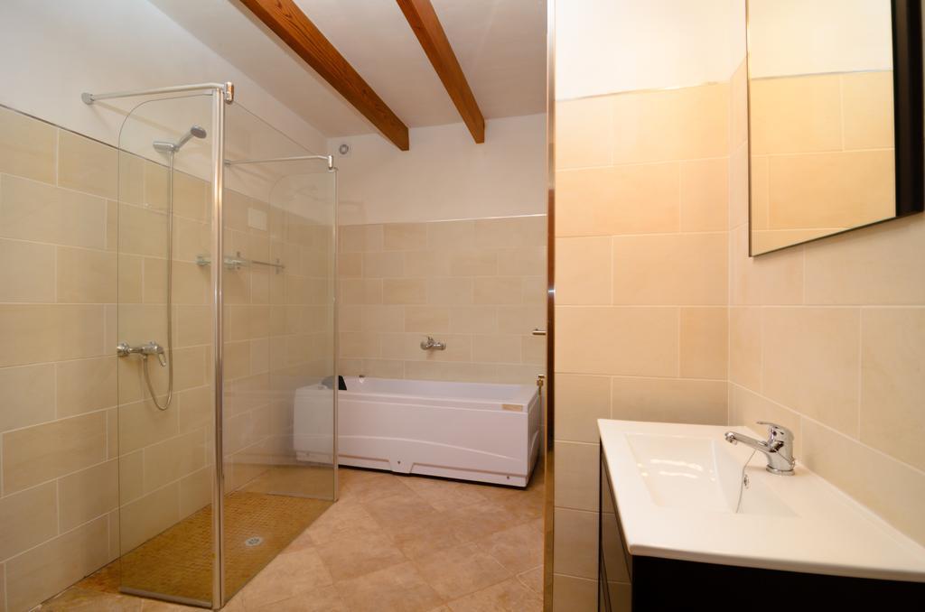Hostal Embat -
