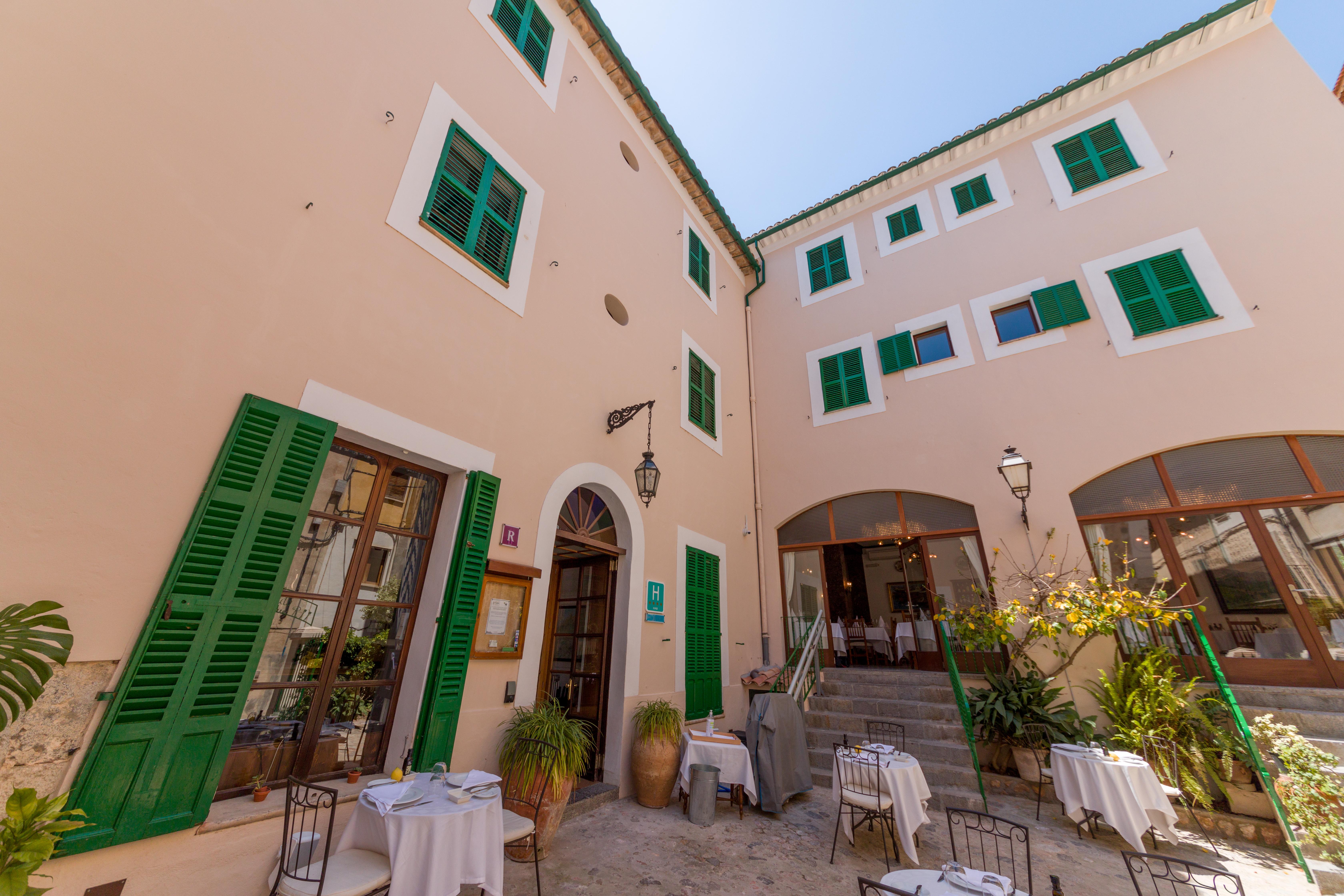 El Guia Hotel 4*