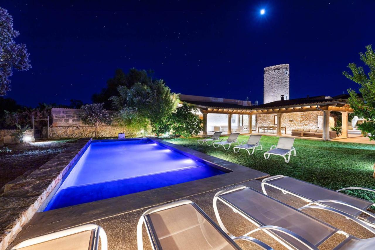 Estela Villa *