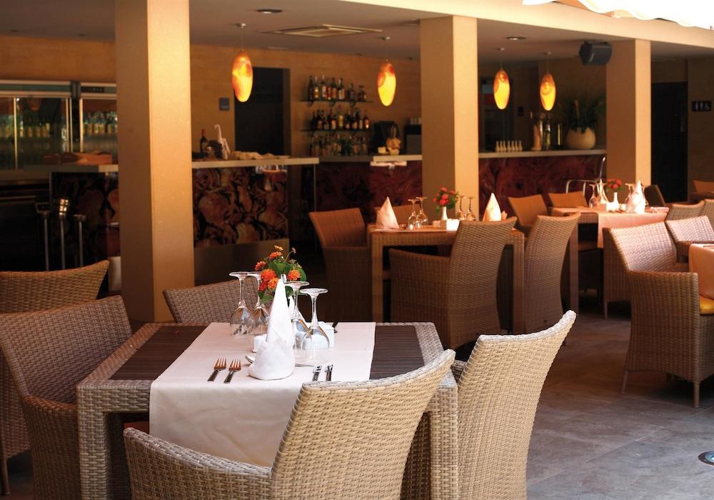 Occidental Cala Viñas Hotel
