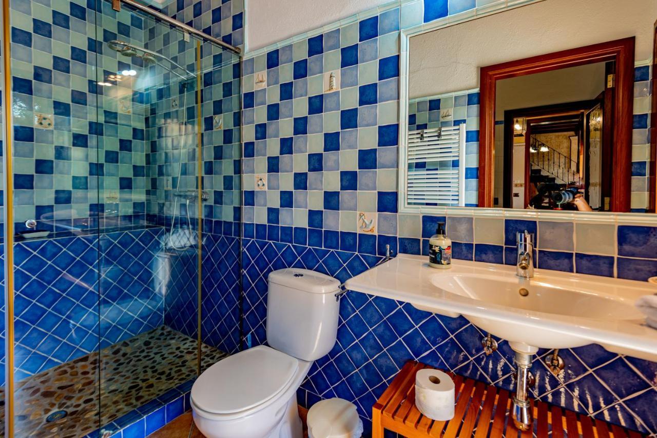 In Center Of With Pool And Jacuzzi Villa