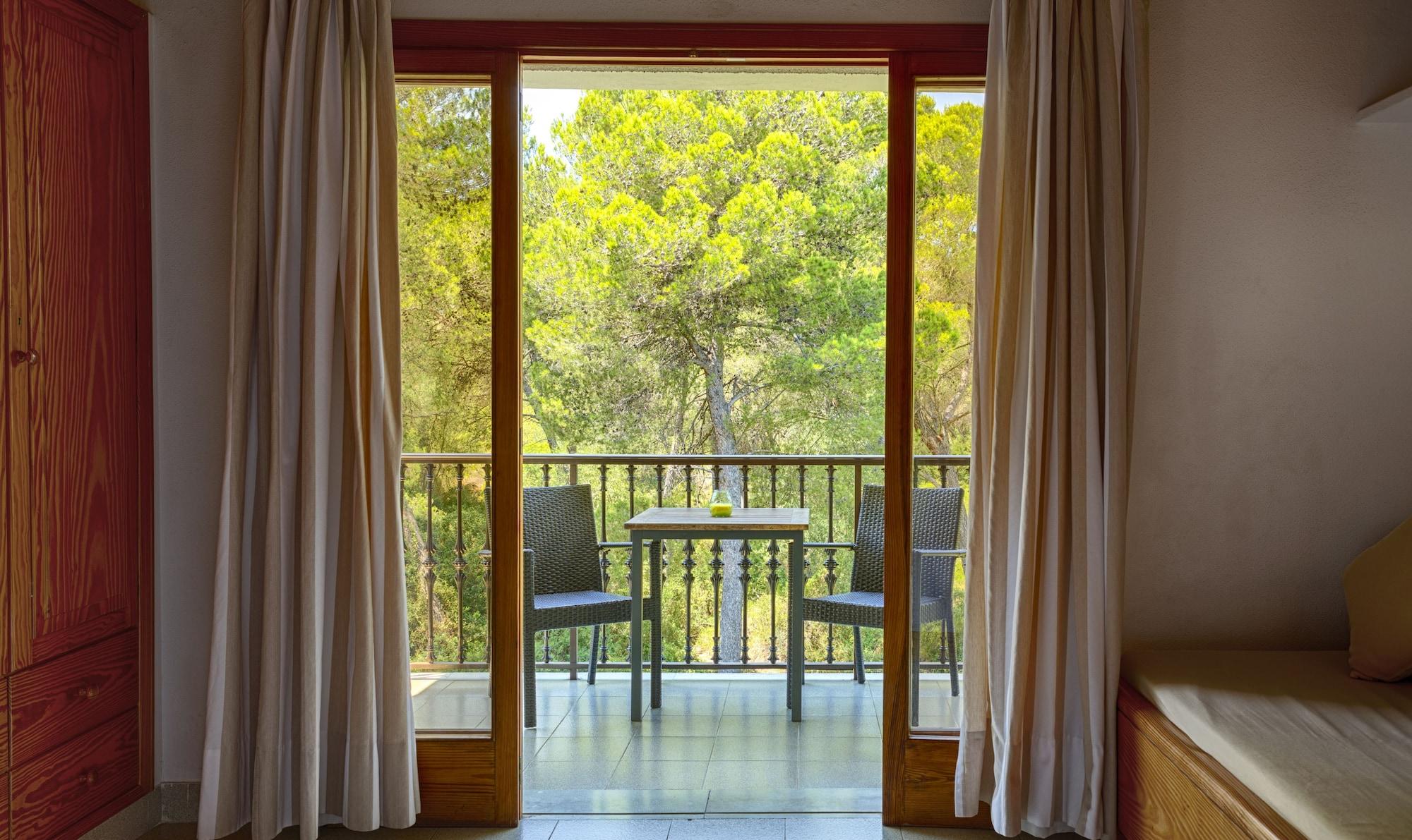 Es Baulo Petit Apartahotel 4*