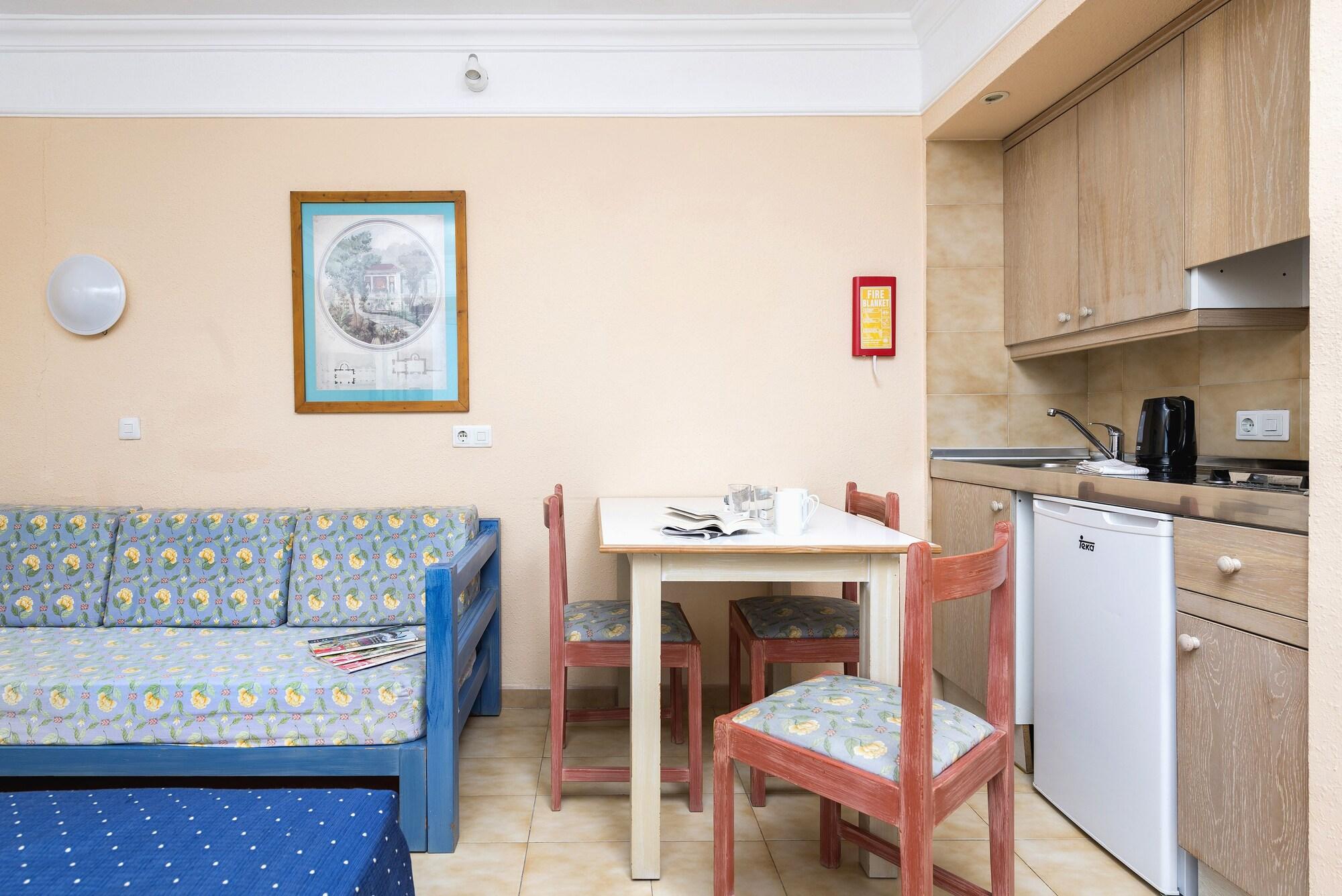 Alcúdia Apartahotel 3*