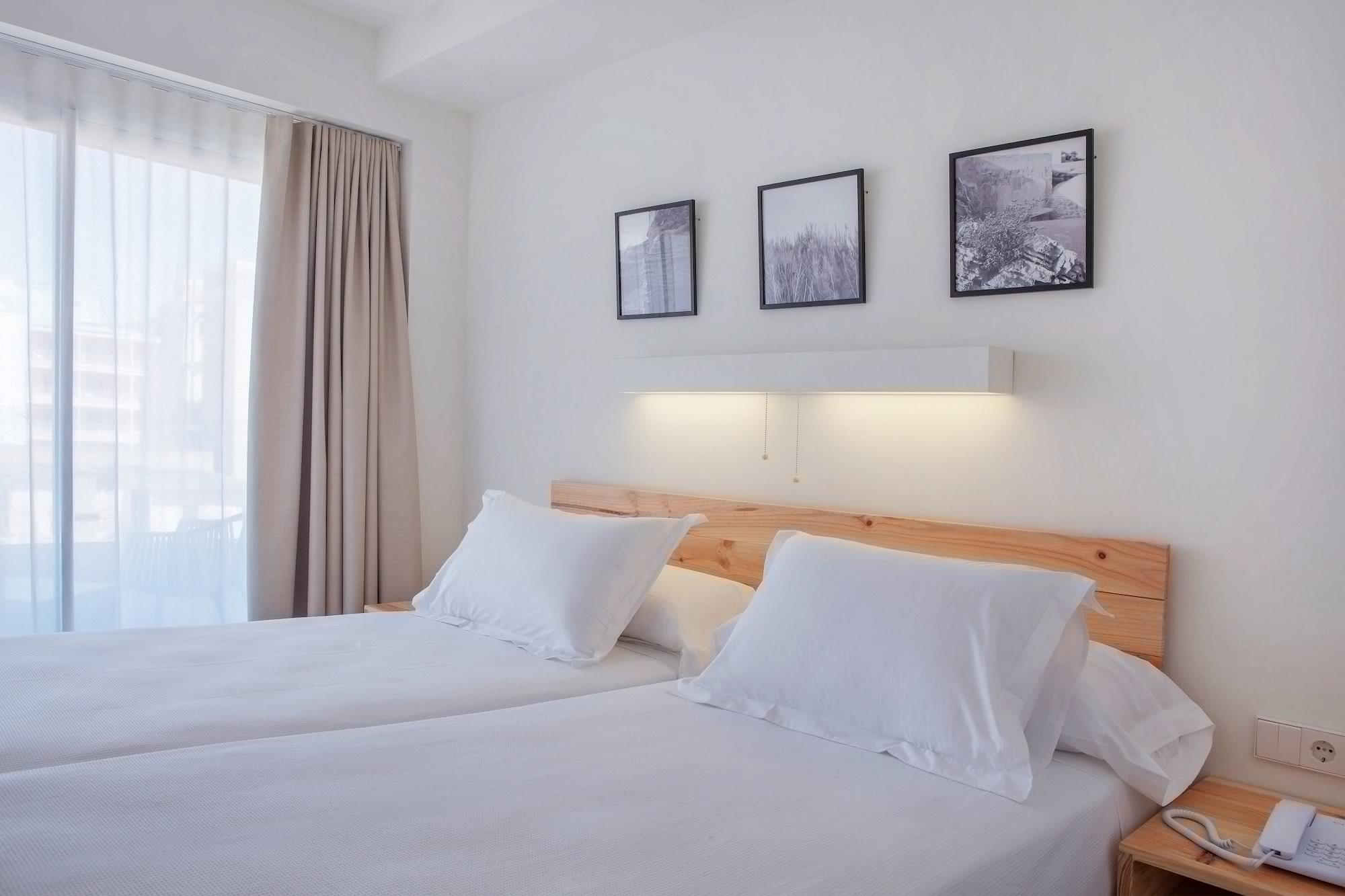 Hm Alma - Adults Only 4*