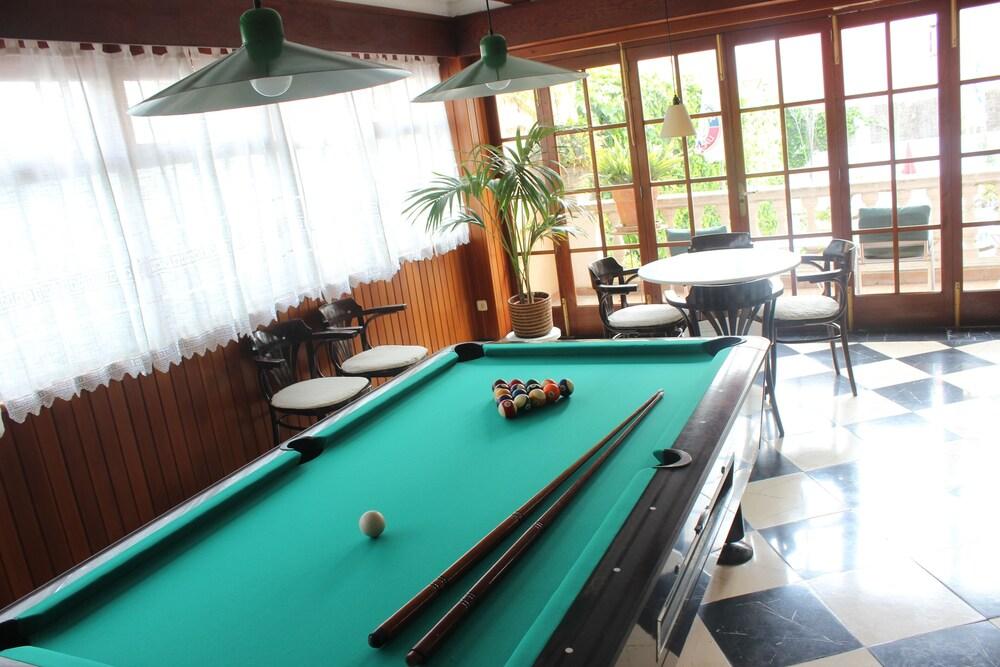 Guest house Cas Bombu 2*