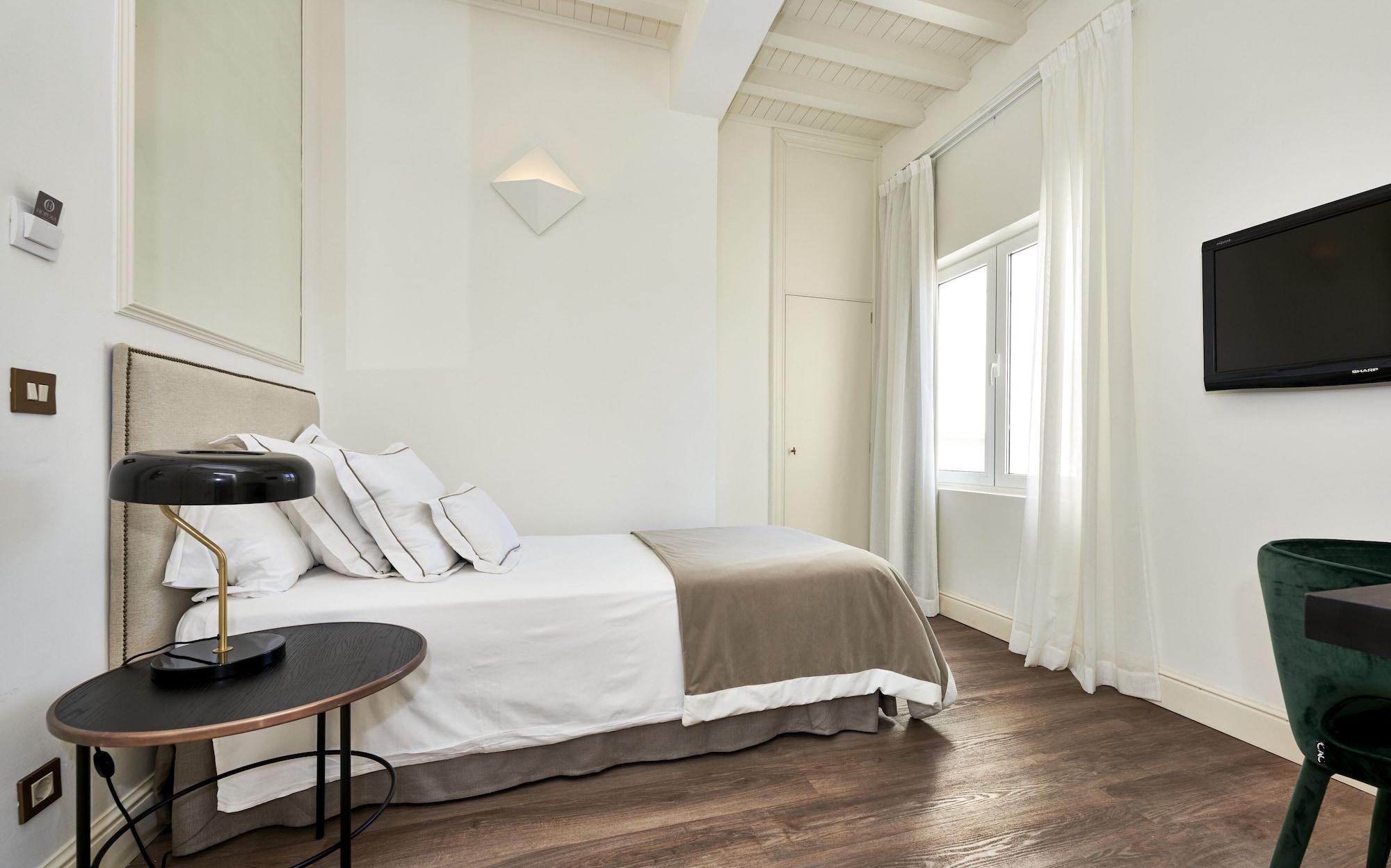 Hoposa Daina- Adults Only 4*