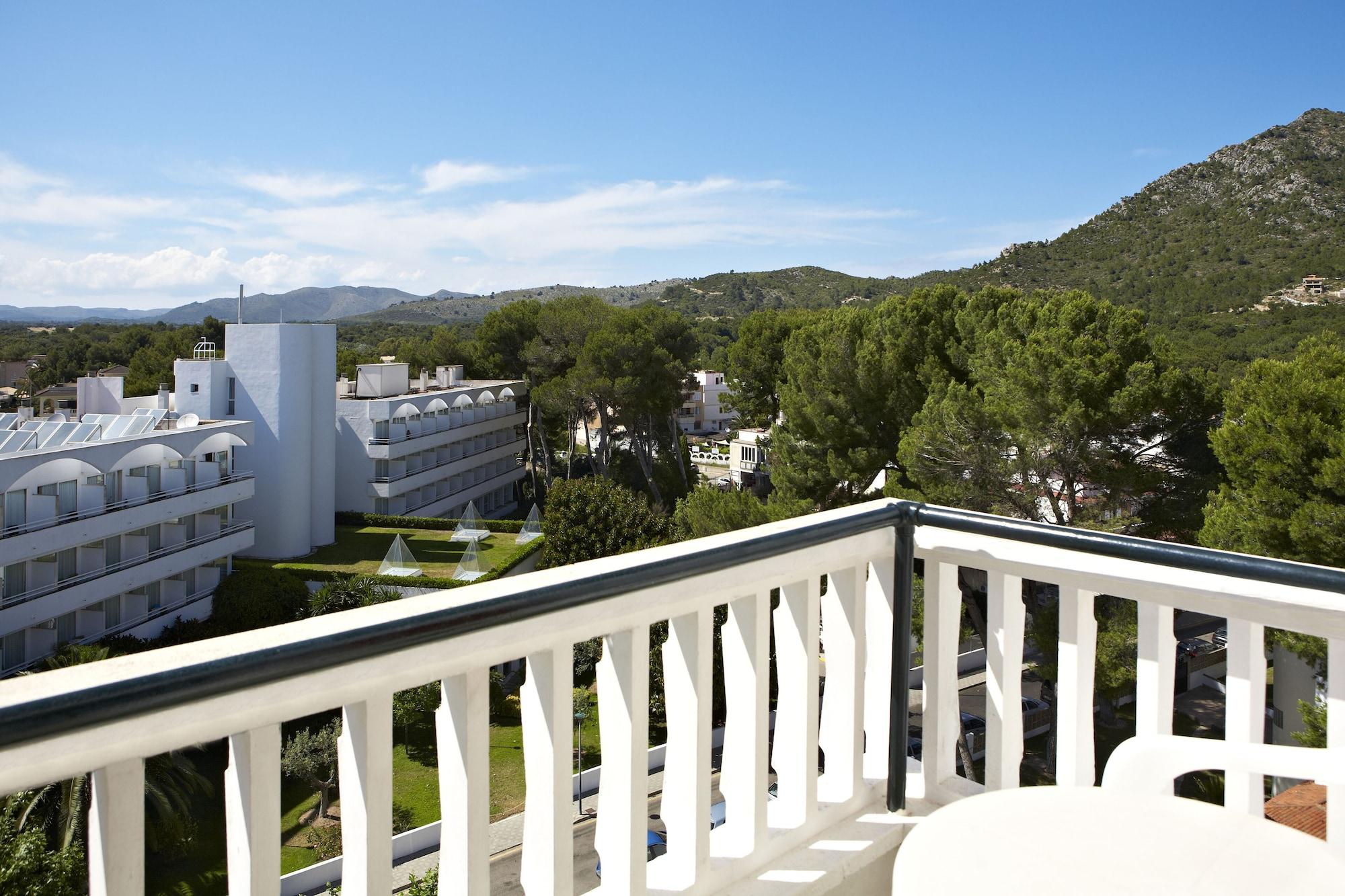 Hotel Universal Laguna 4*