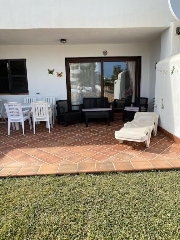 Marina Dor - Cala Egos- Sunny Ground Floor With Large Garden *