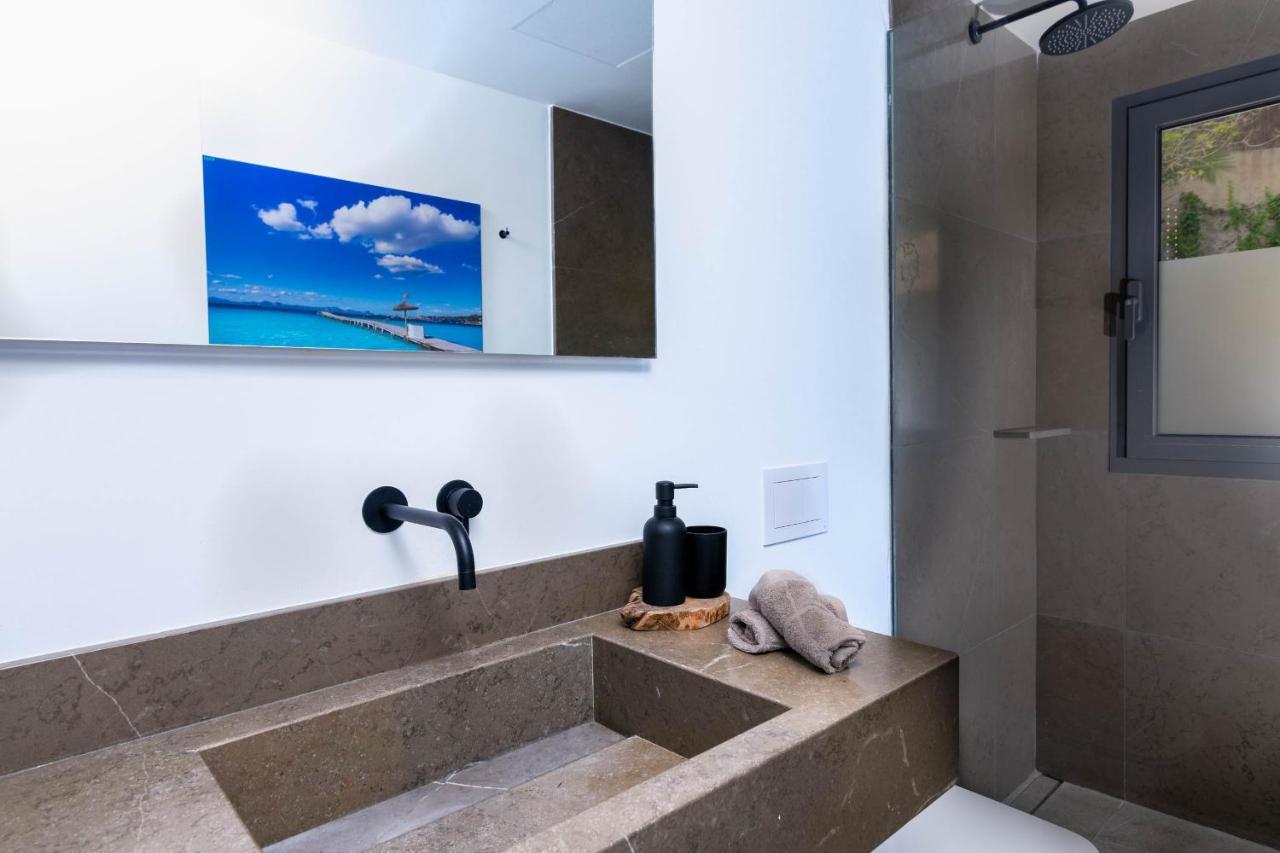 3009 - Luxurious New In Quiet Area In Villa *